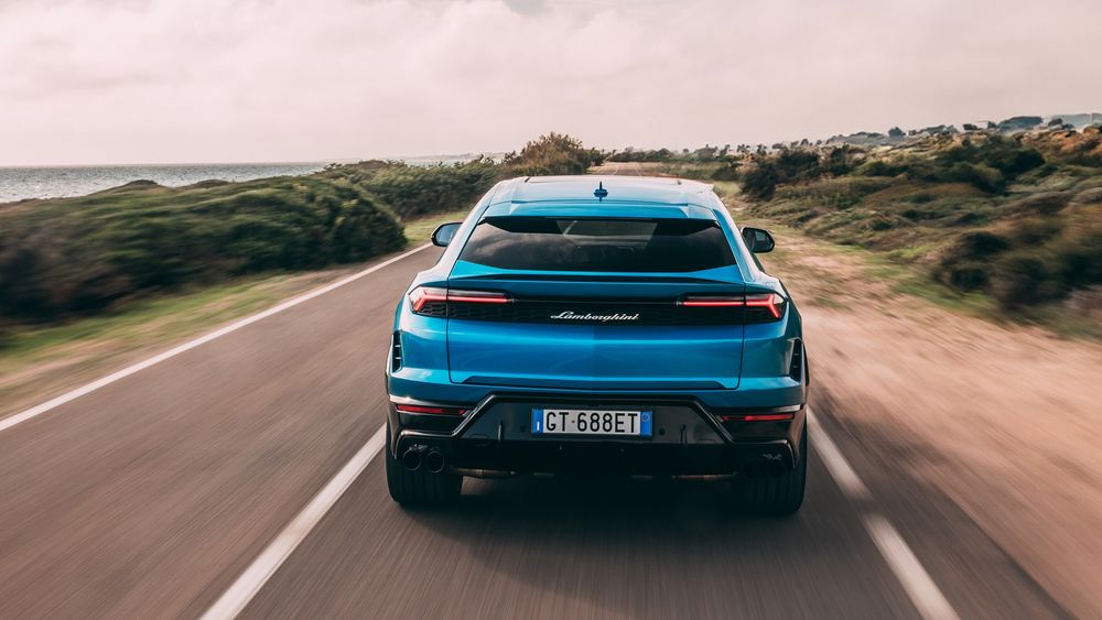 03 2024 lamborghini urus se