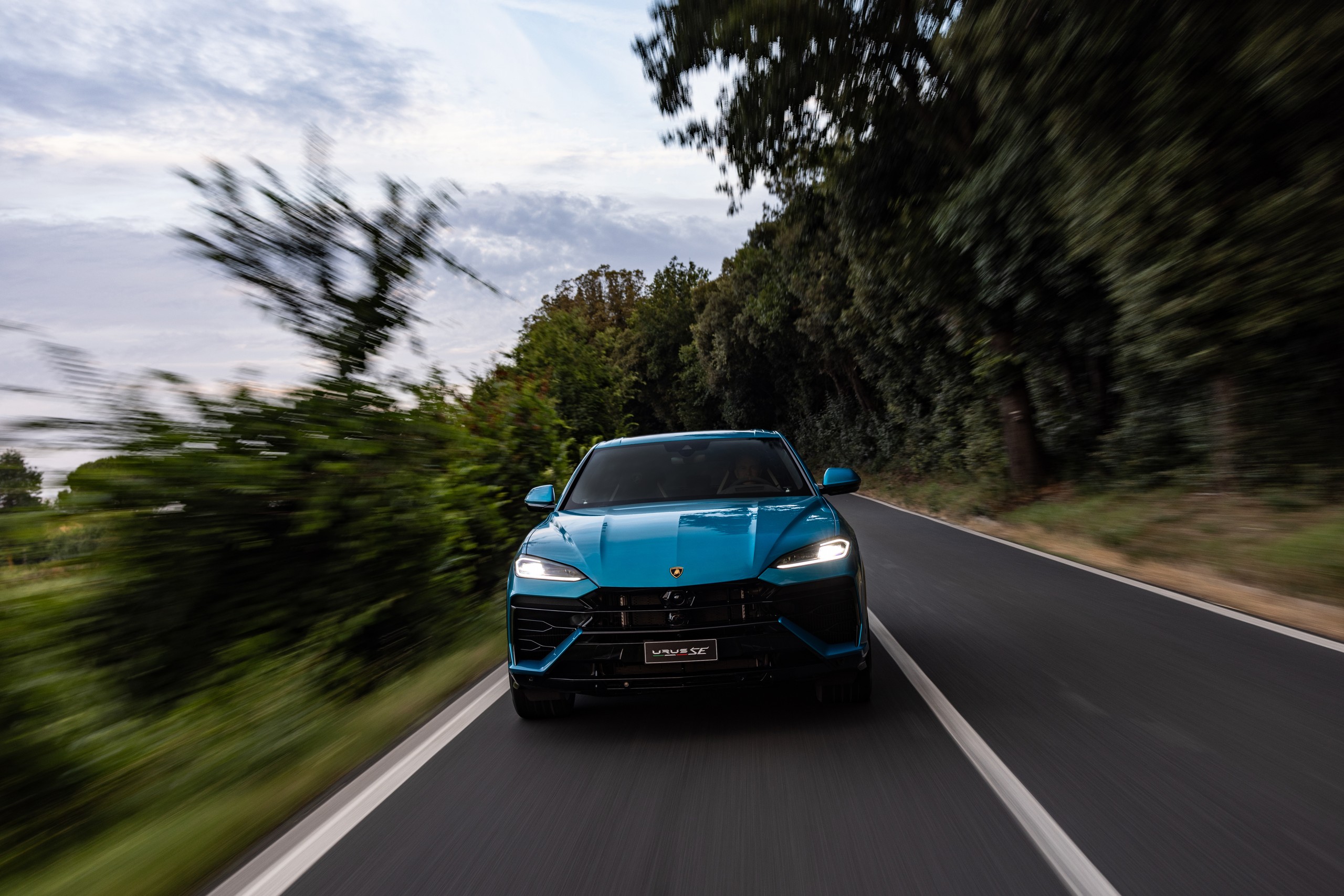 20 2024 lamborghini urus se