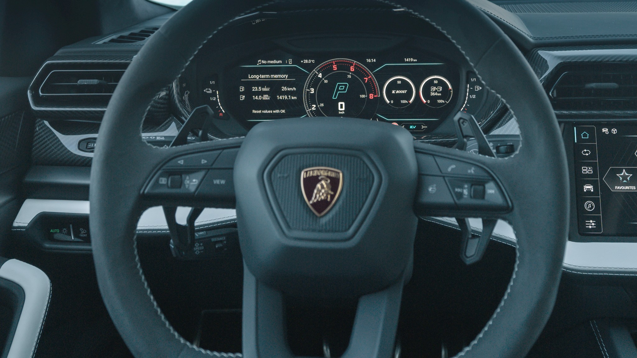 30 2024 lamborghini urus se