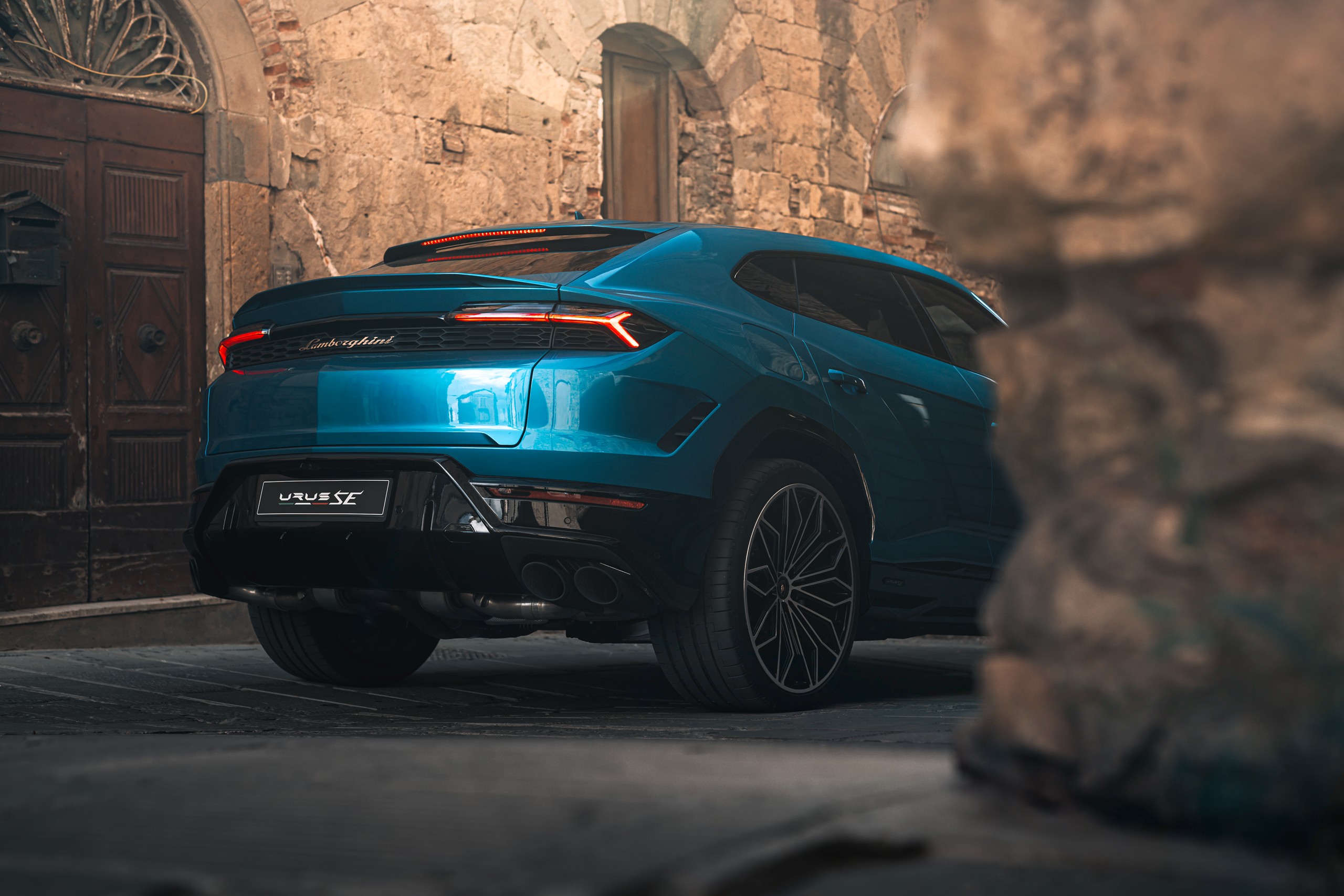 31 2024 lamborghini urus se