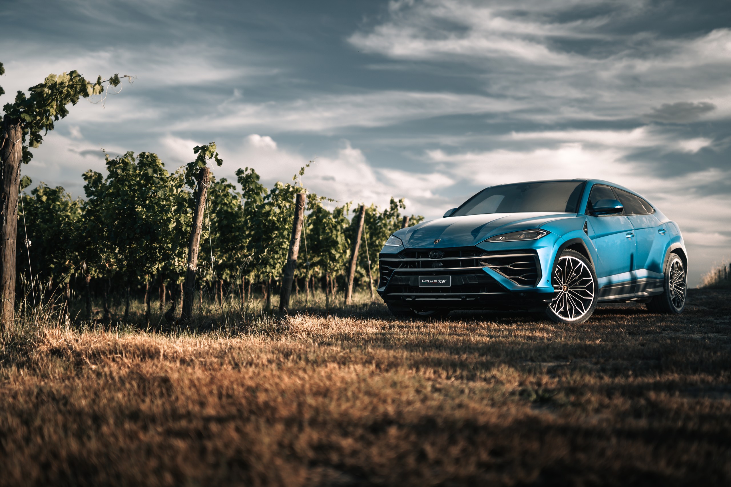 35 2024 lamborghini urus se