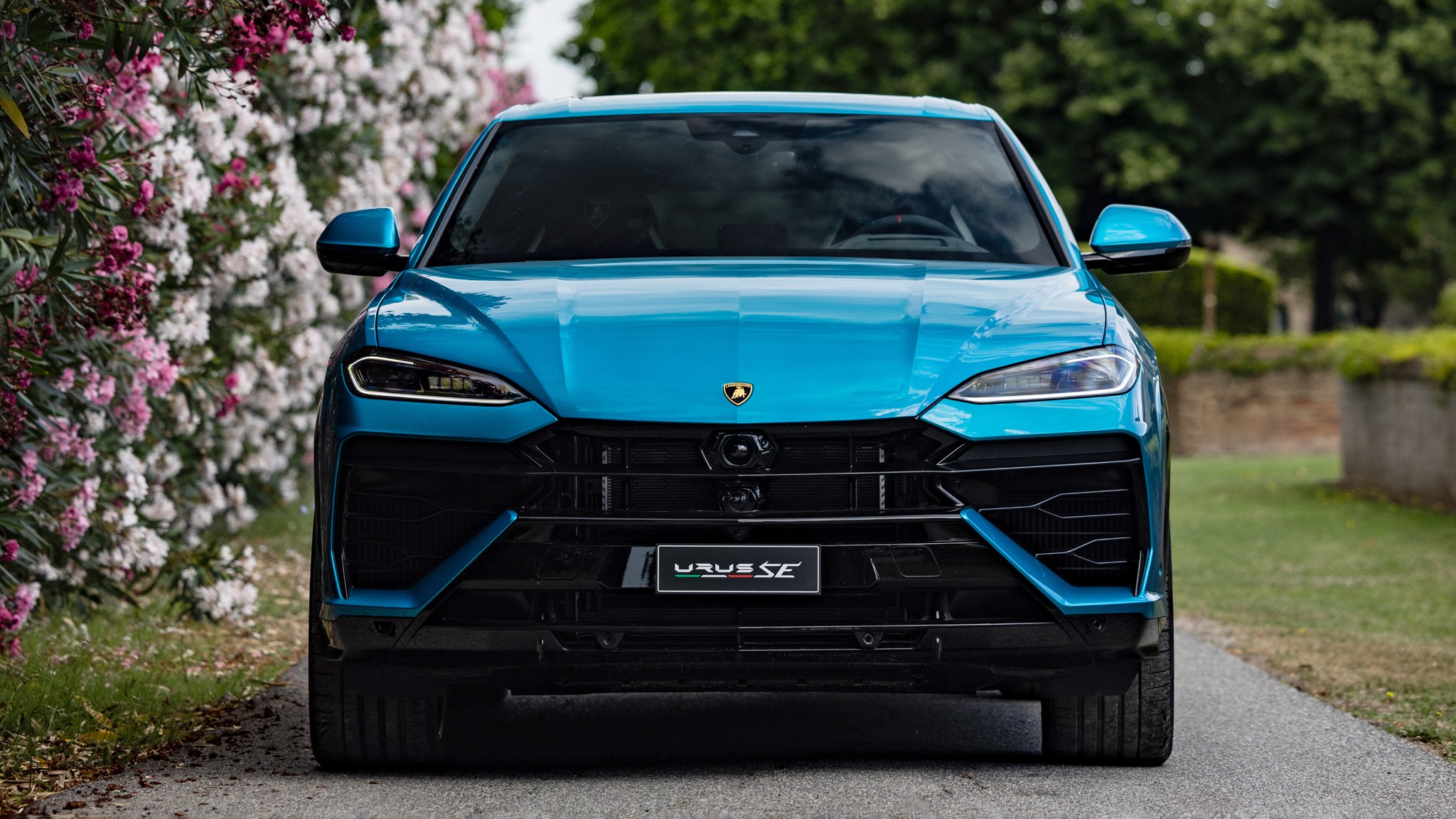 40 2024 lamborghini urus se