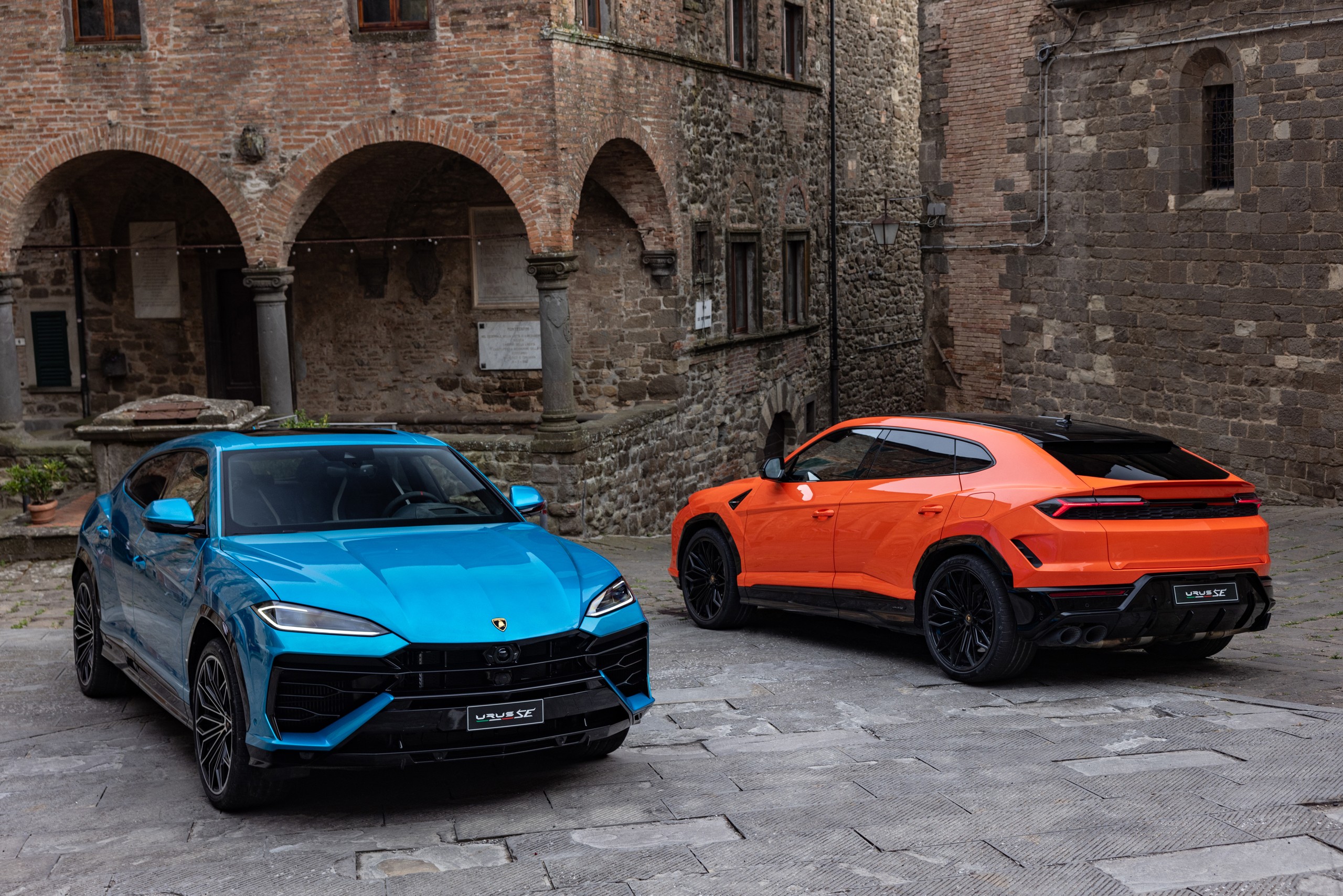 55 2024 lamborghini urus se