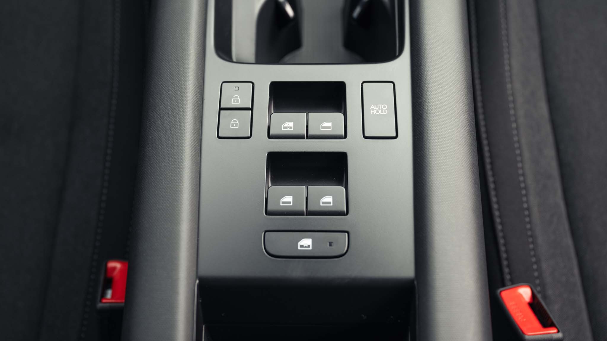 037 2024 hyundai ioniq 6 SE