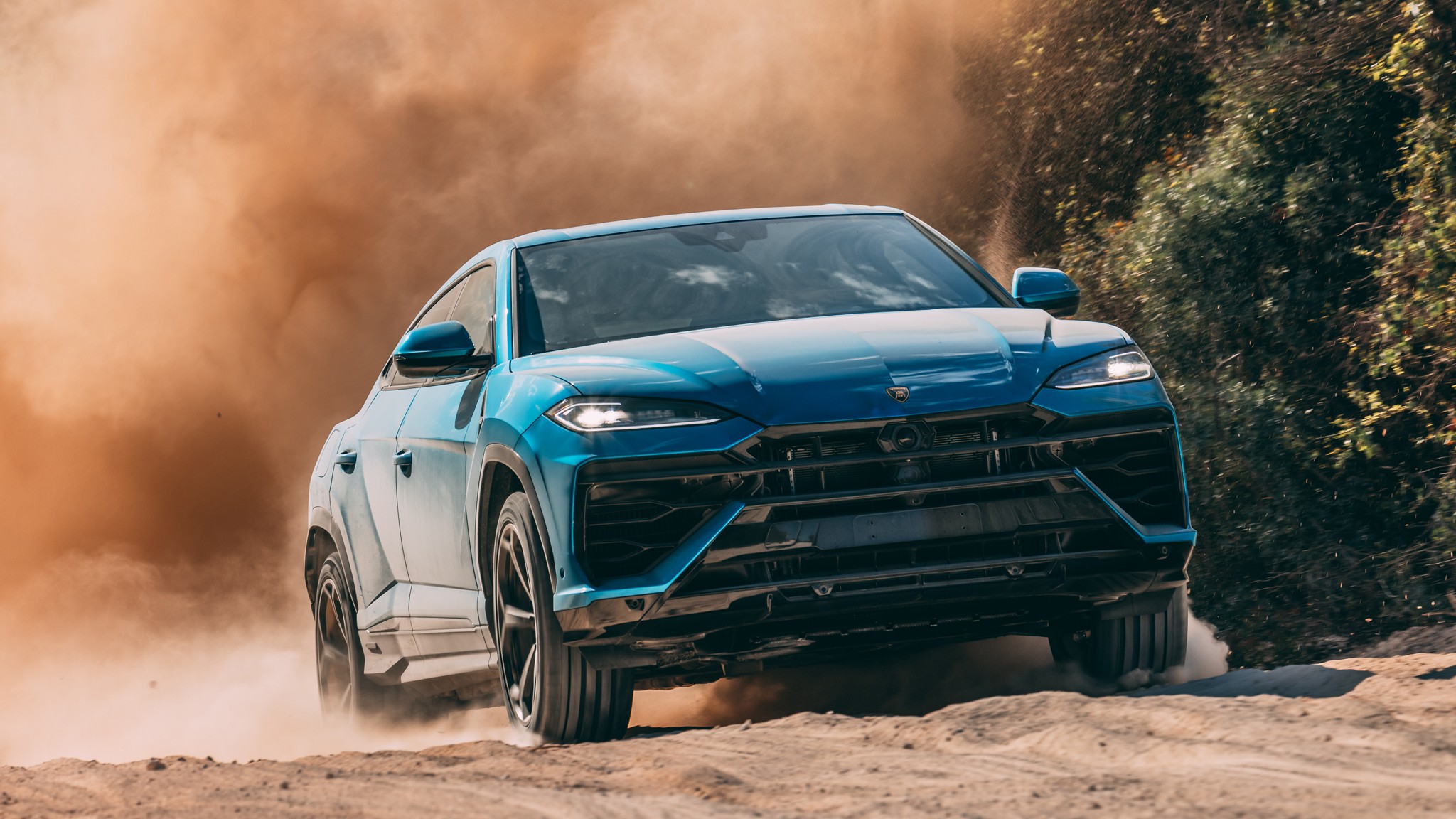2025 lamborghini urus se lead