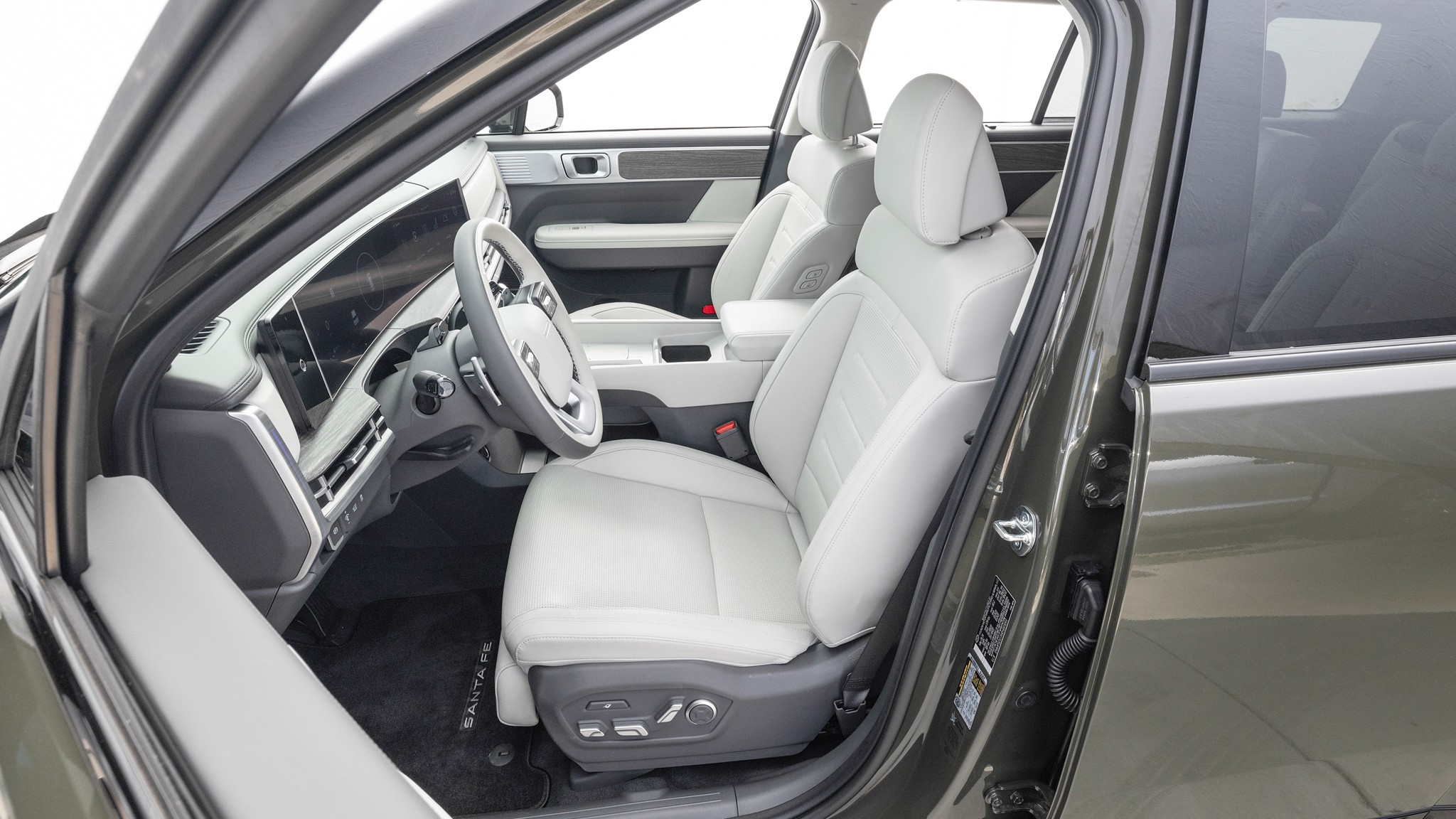 004 2024 Hyundai Sante Fe Hybrid AWD Caligraphy Front Seats