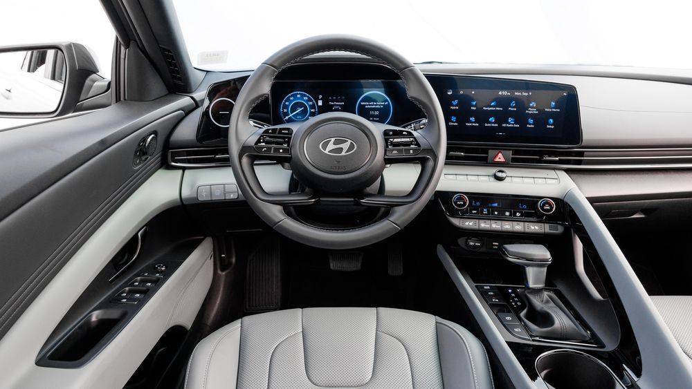 003 2024 Hyundai Elantra Hybrid COTY 2025 interior