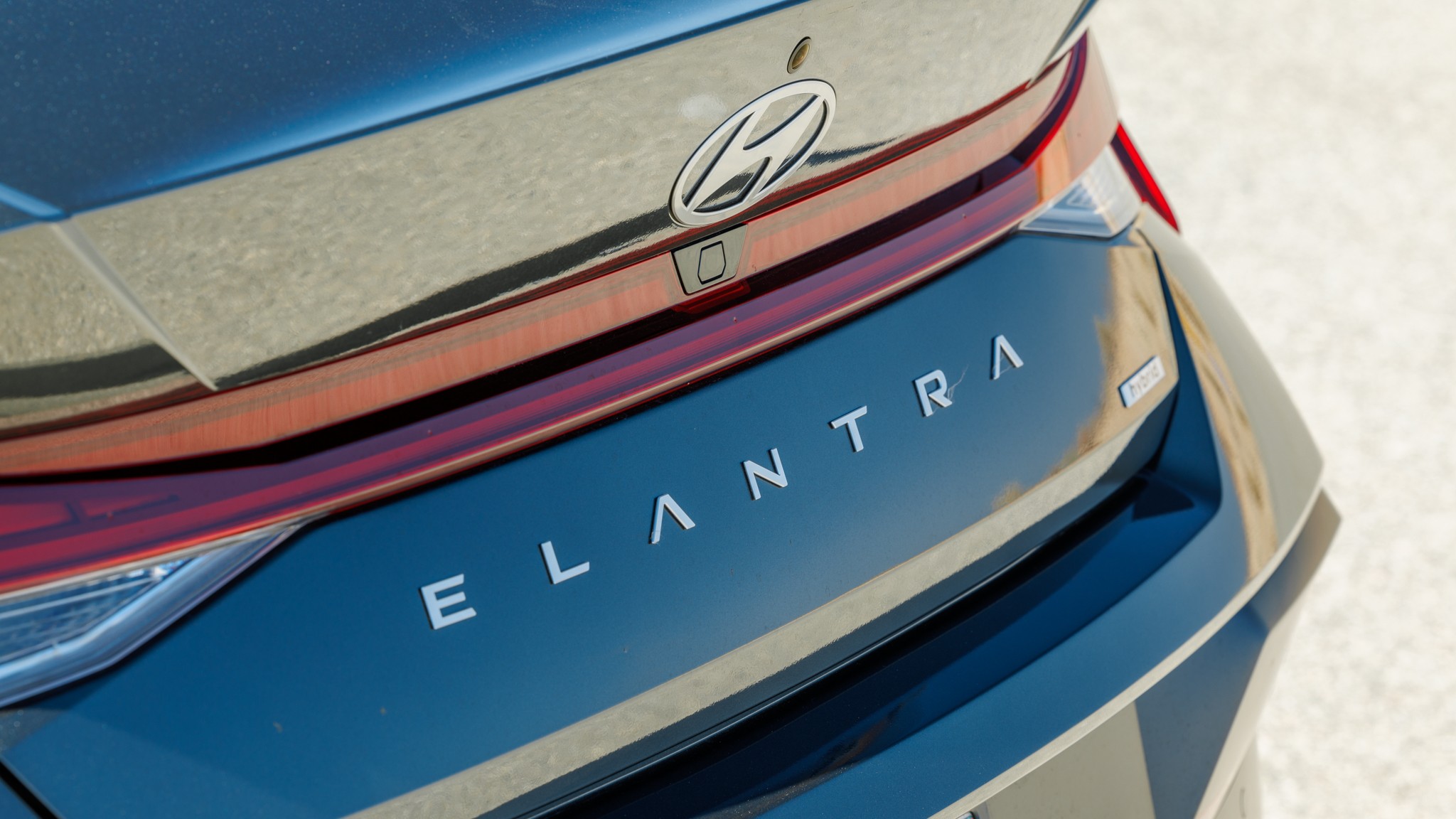 013 2024 Hyundai Elantra Hybrid COTY 2025