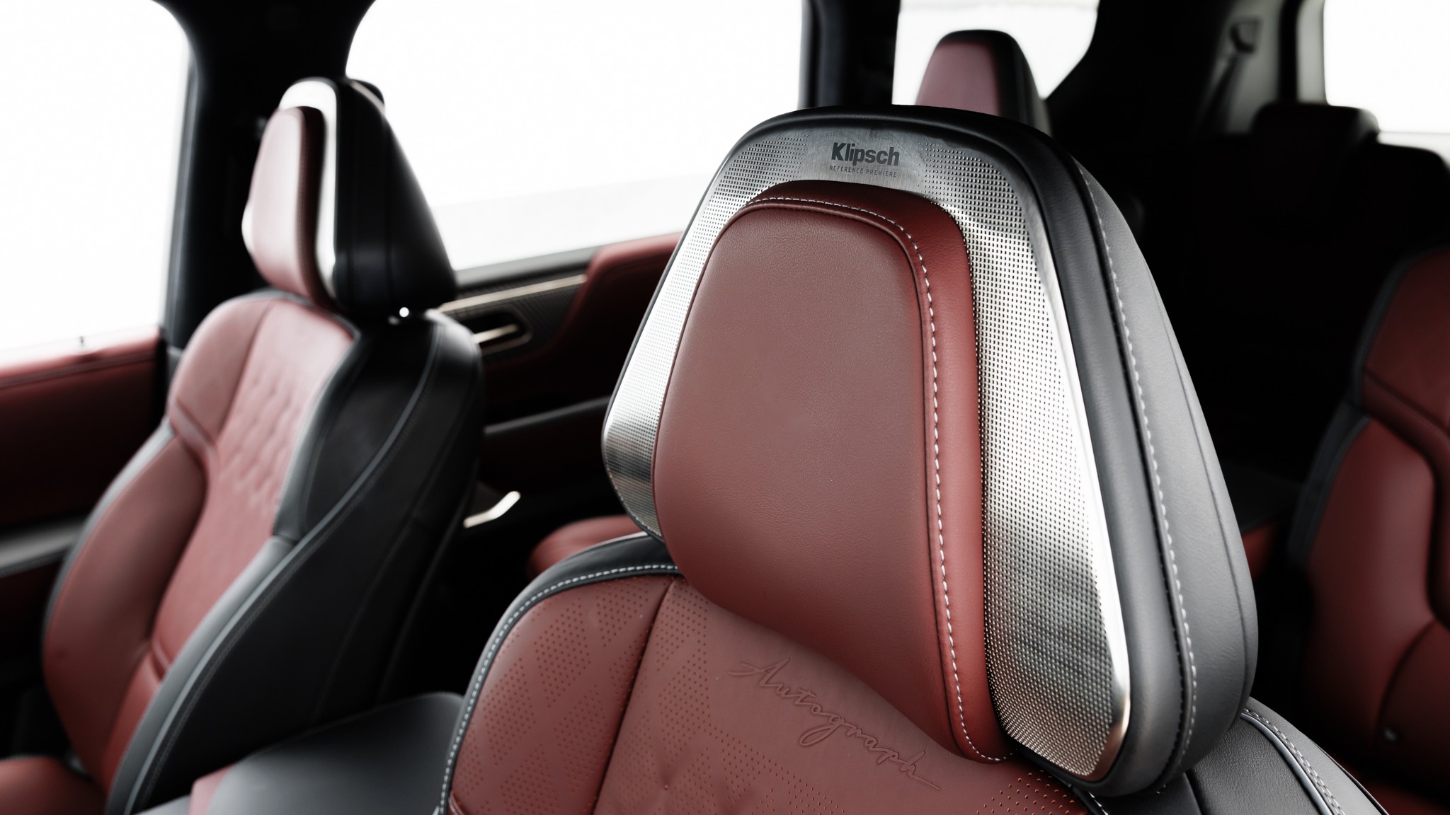 004 2025 Infiniti QX80 AWD Interior Headrest