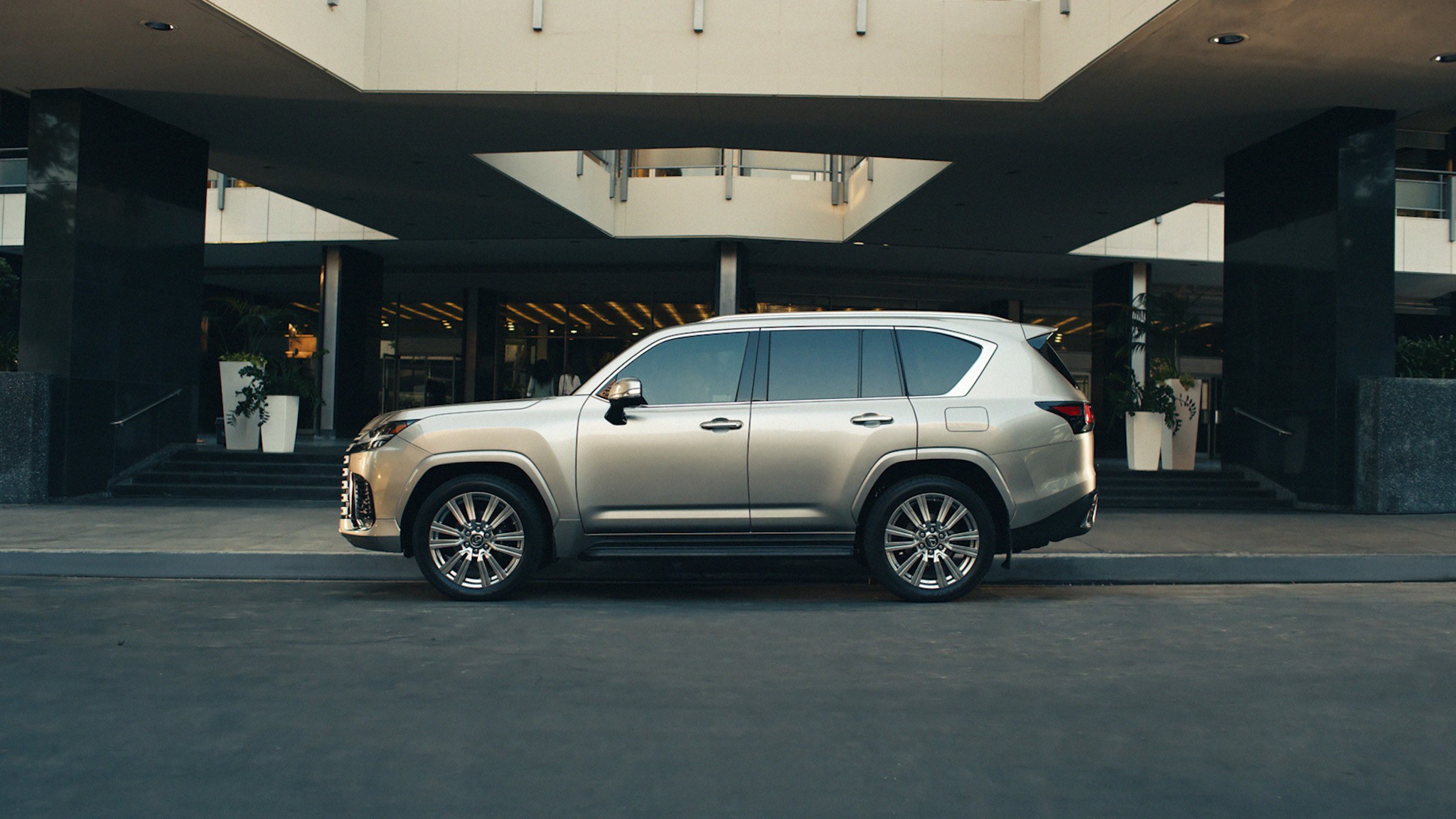 2025 Lexus LX600 Ultra Luxury 18
