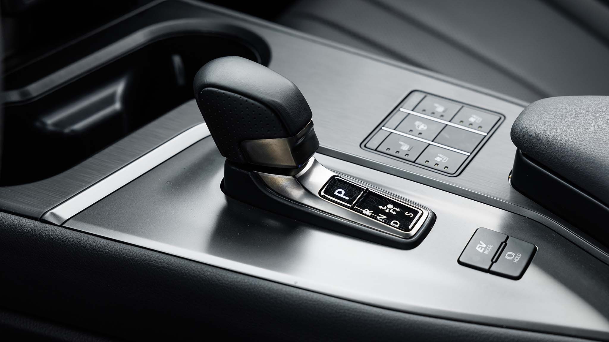 003 2025 Lexus UX 300h FSport