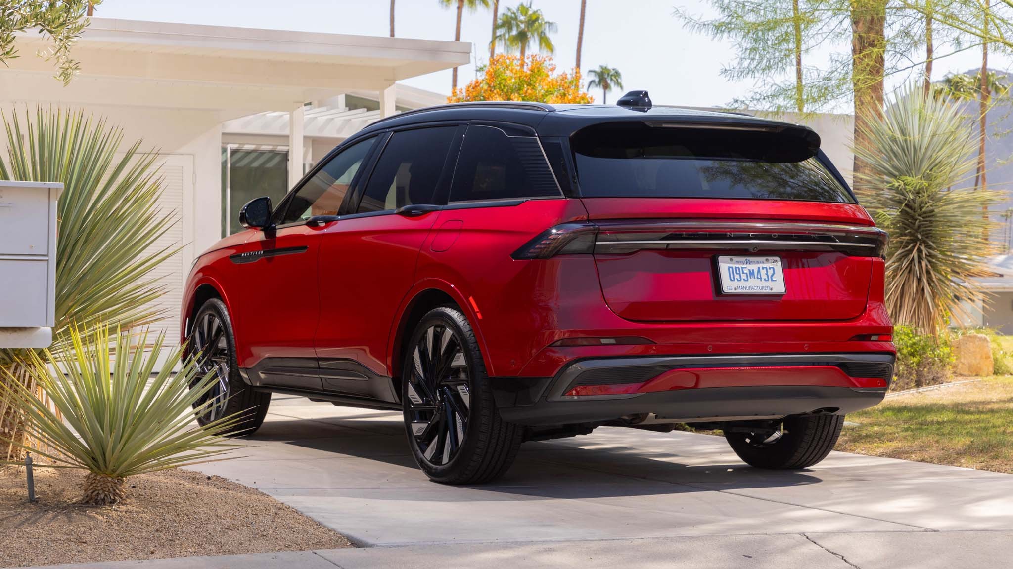 007 2025 Lincoln Nautilus