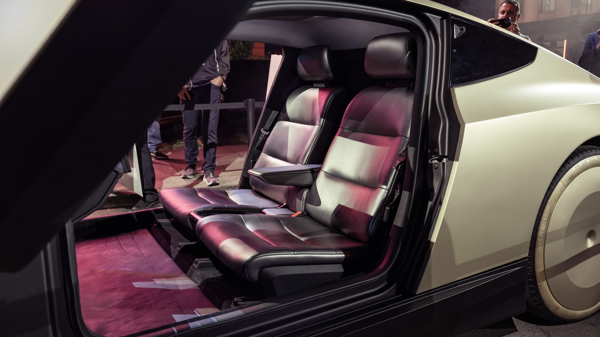 037 2025 Tesla RoboTaxi