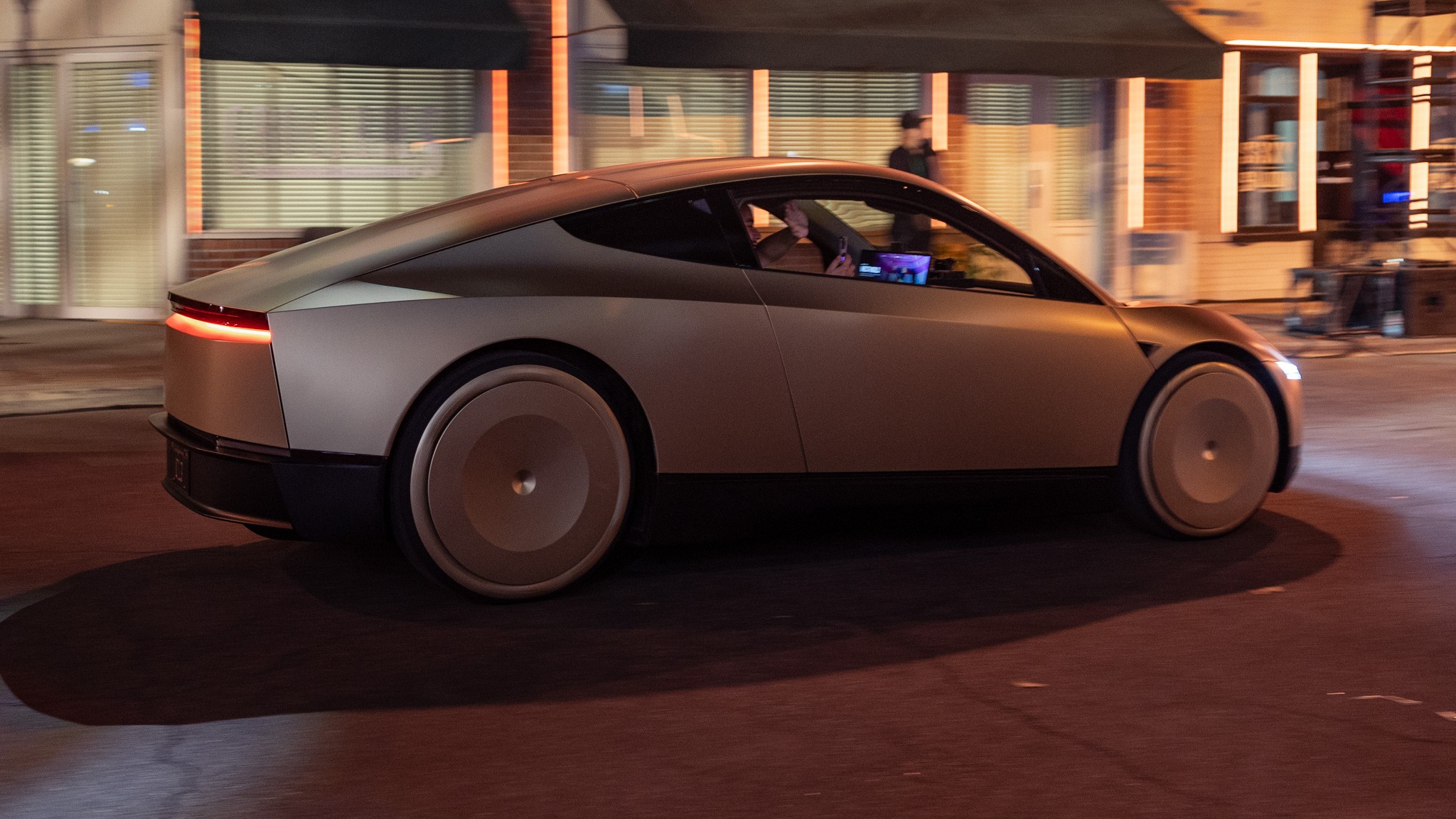 010 2025 Tesla RoboTaxi