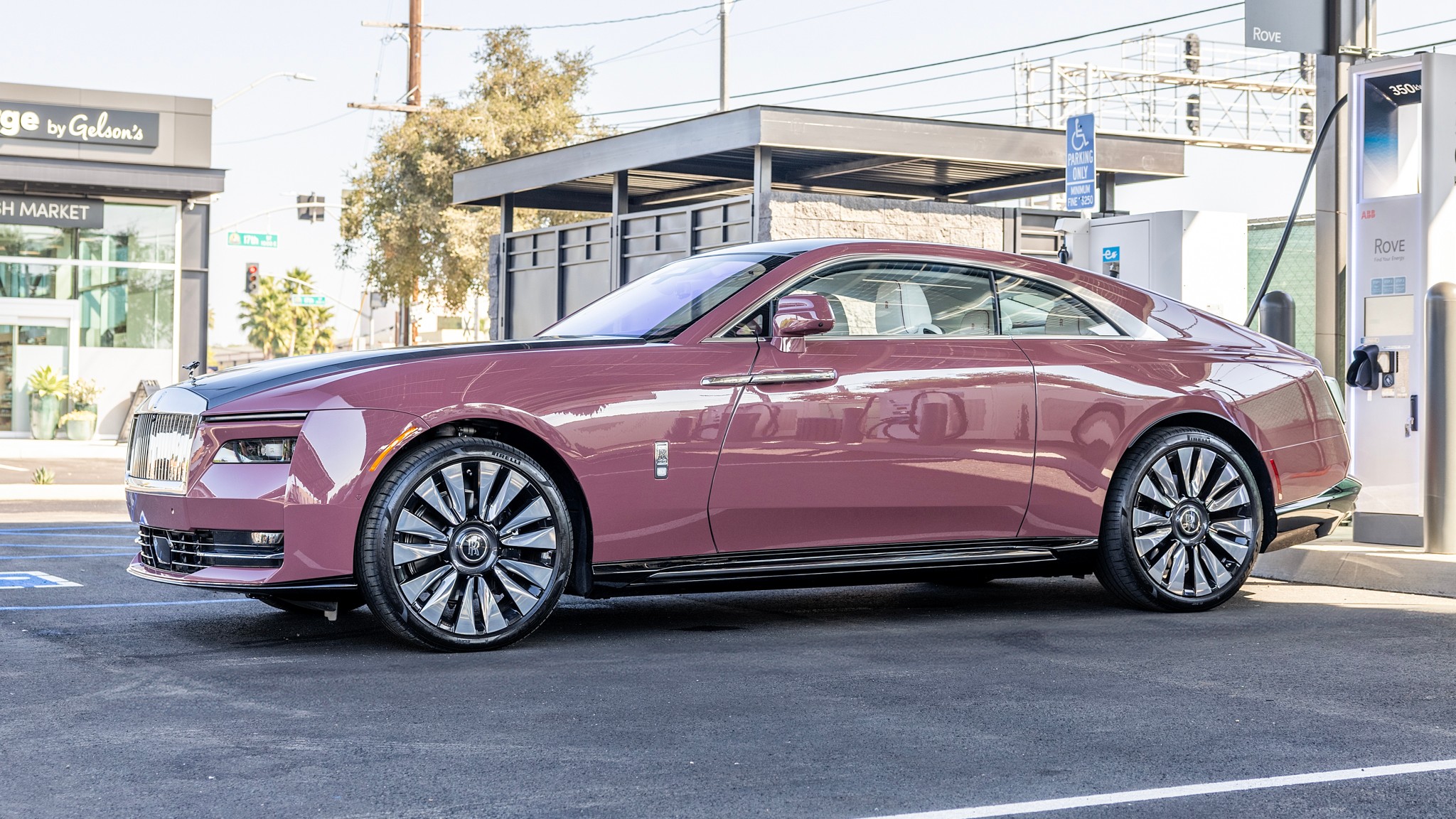 002 2024 Rove Charging Station Rolls Royce Spectre