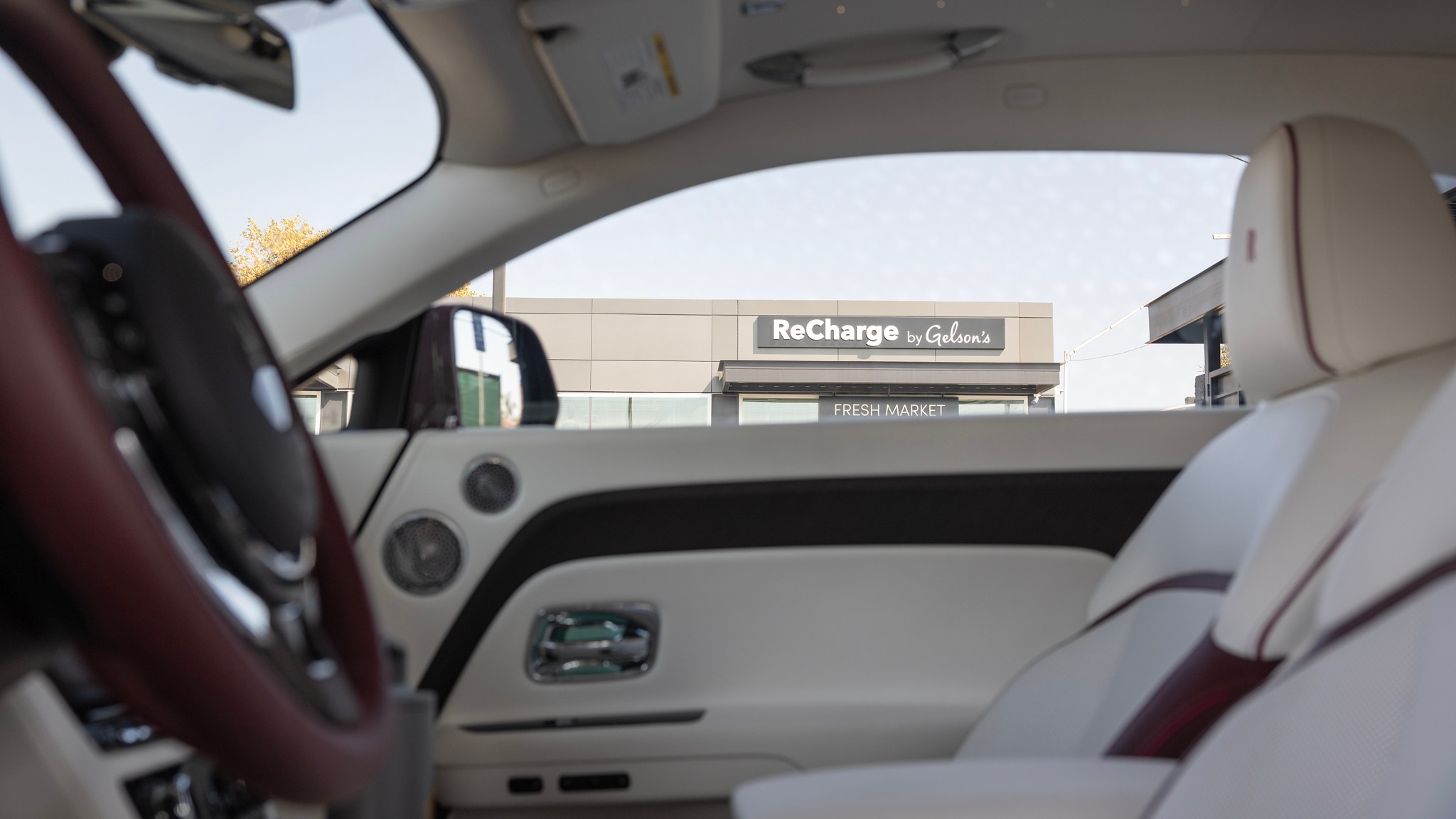 016 2024 Rove Charging Station Rolls Royce Spectre