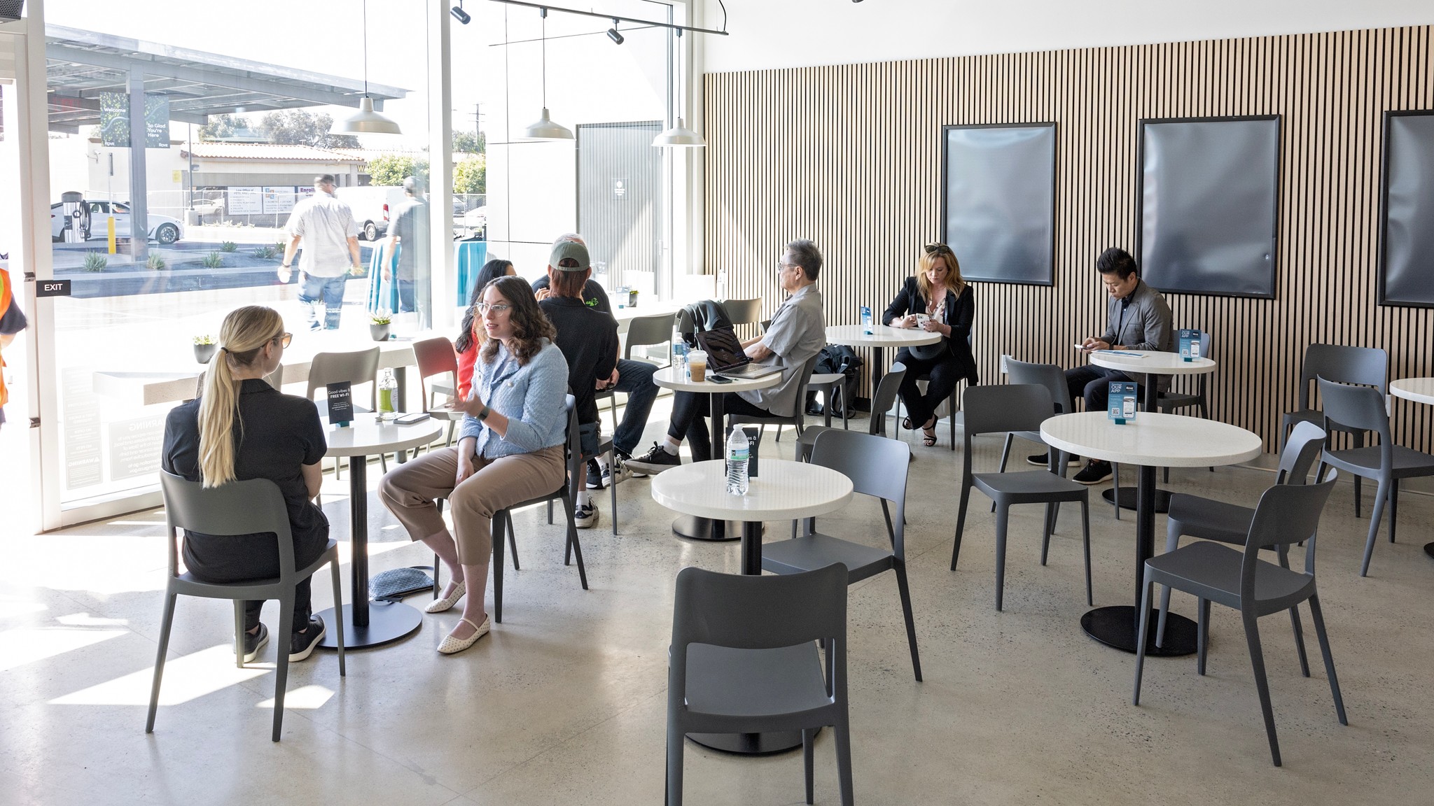 031 2024 Rove Charging Station Rolls Royce Spectre