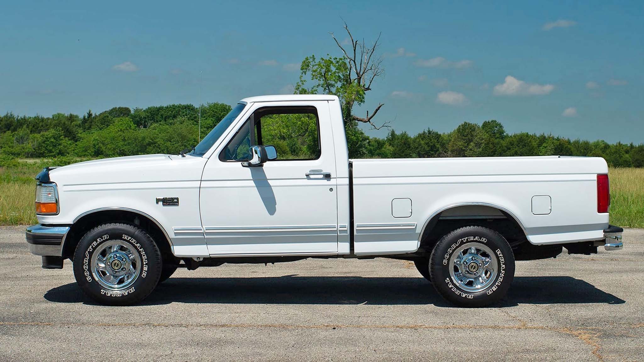 012 1996 ford f150 xlt obs truck white side view