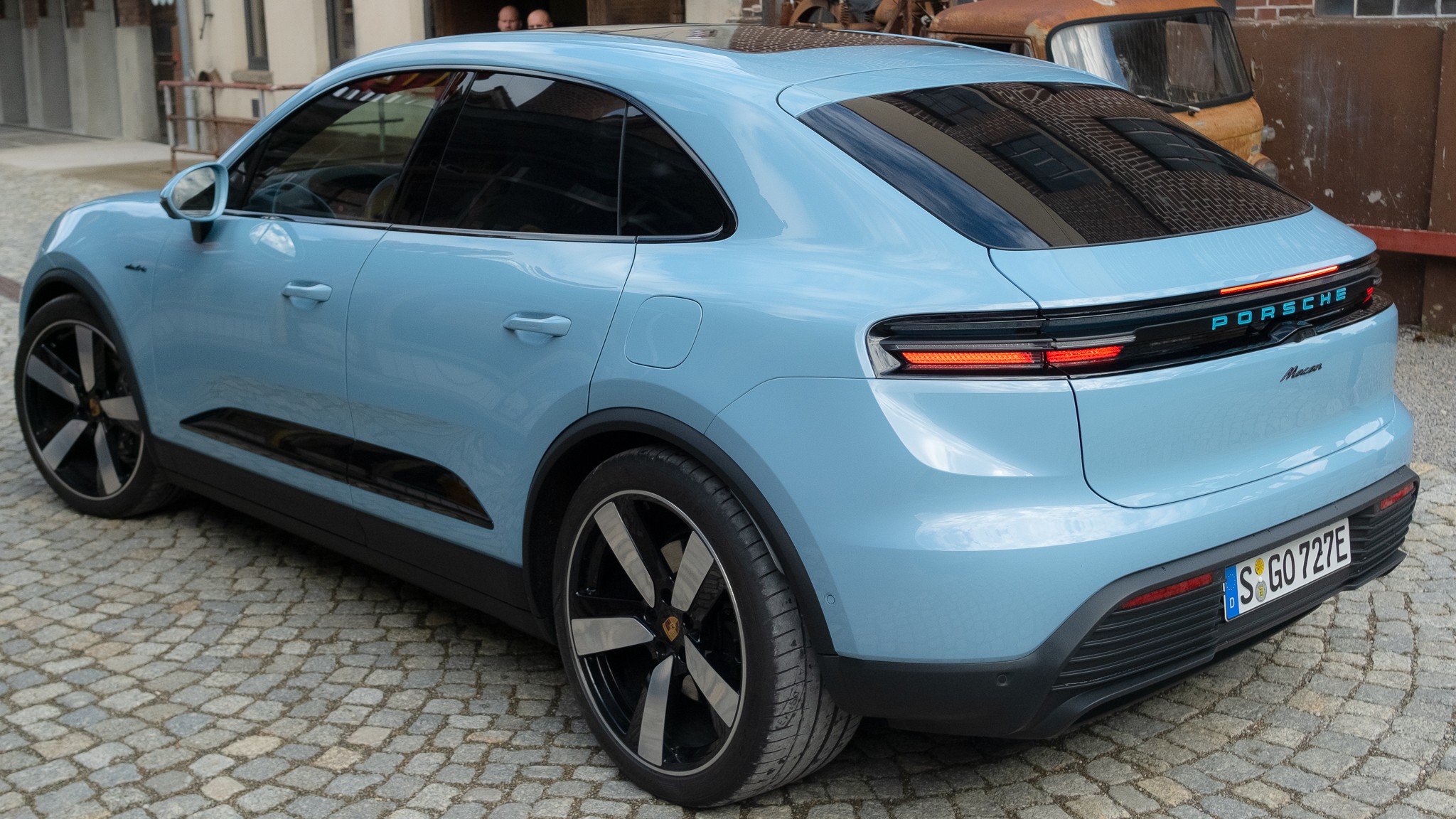 Macan EV Stuttgart Drive 39