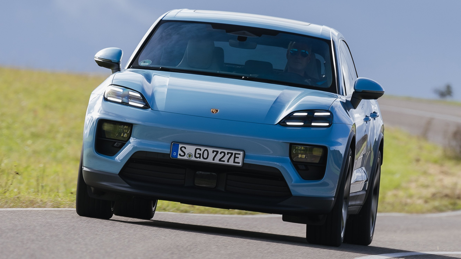 2025 Porsche Macan EV base 17