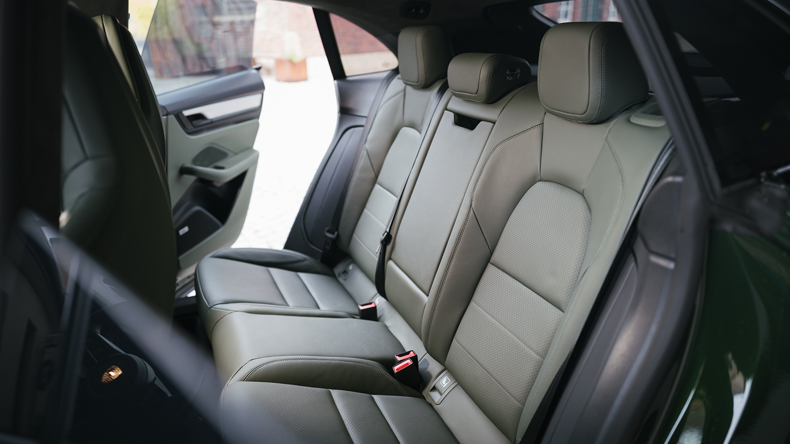 2025 Porsche Macan EV 4S 15