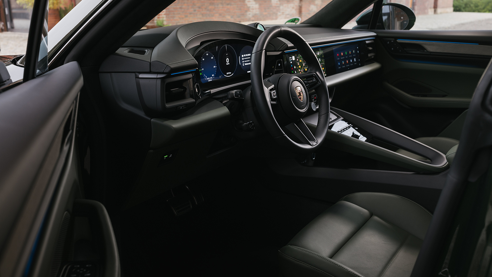 2025 Porsche Macan EV 4S 12