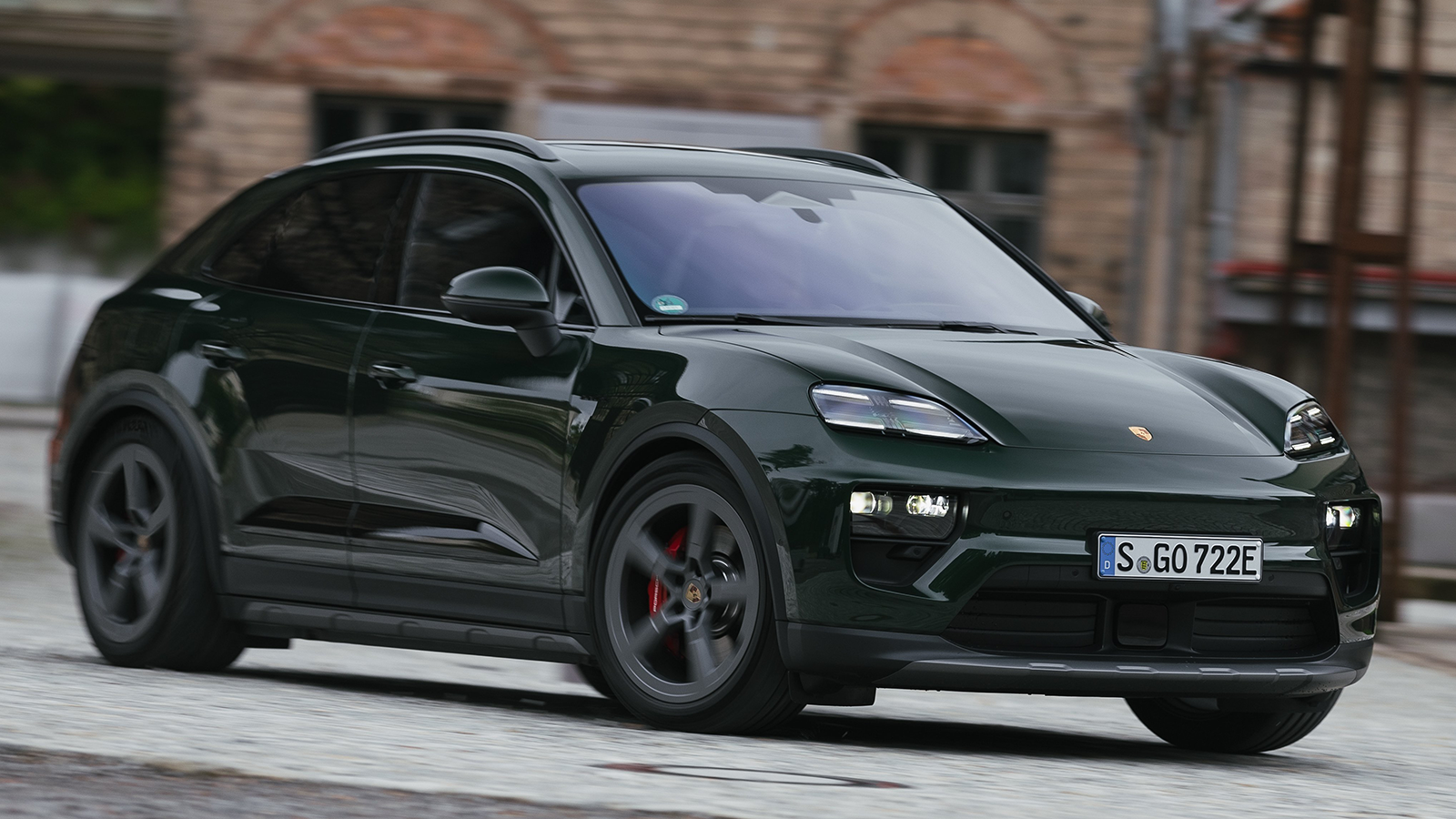 2025 Porsche Macan EV 4S 8
