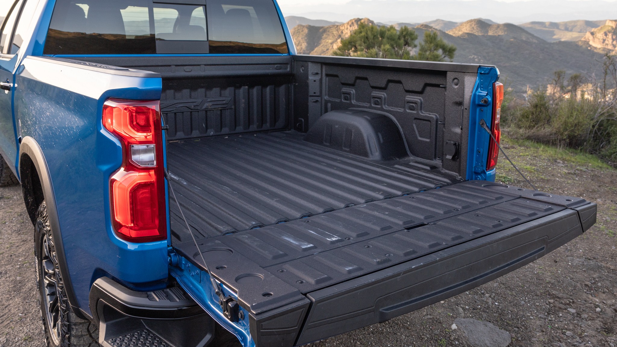 019 2024 Chevrolet Silverado ZR2 truck bed