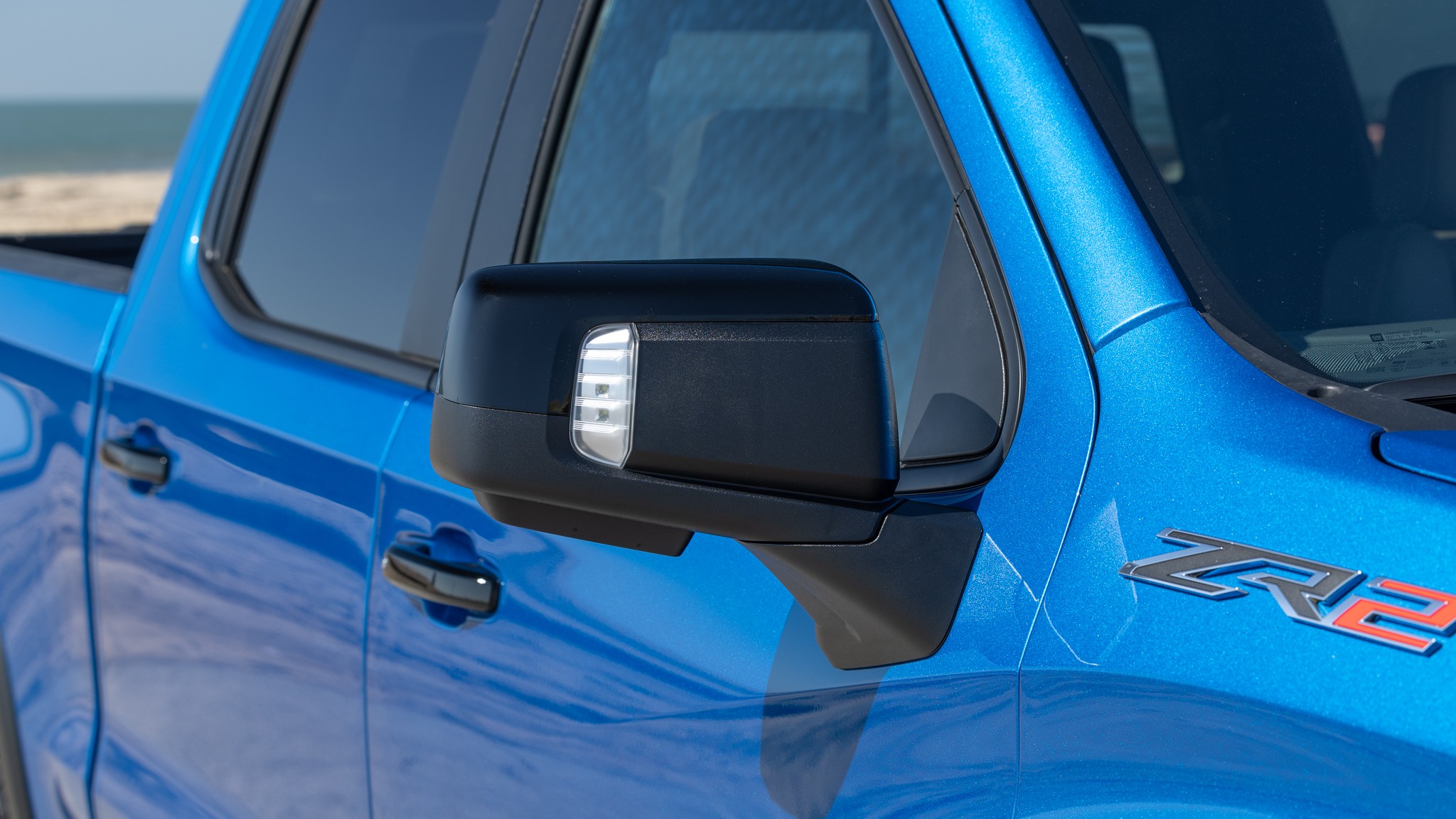 033 2024 Chevrolet Silverado ZR2 side mirror