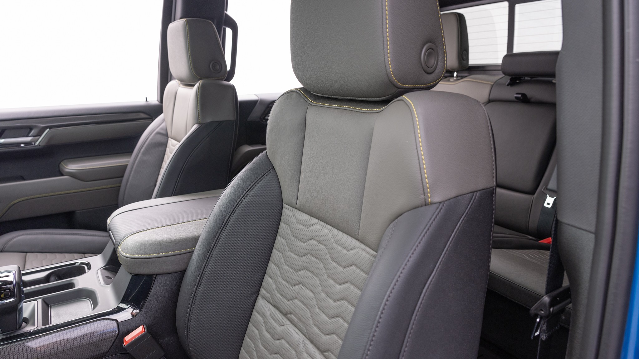 042 2024 Chevrolet Silverado ZR2