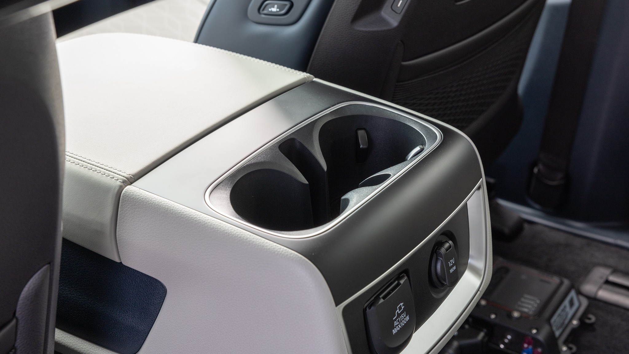 025 2025 KIA Carnival Hybrid Prestige