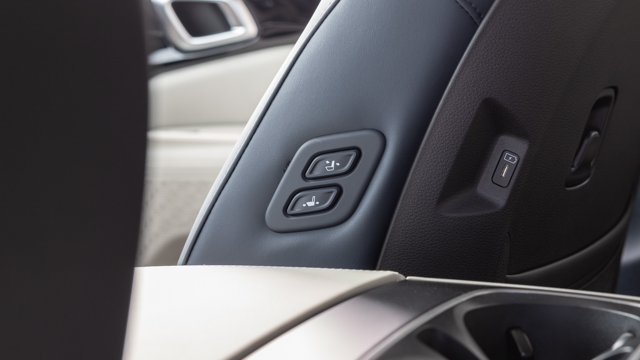 026 2025 KIA Carnival Hybrid Prestige