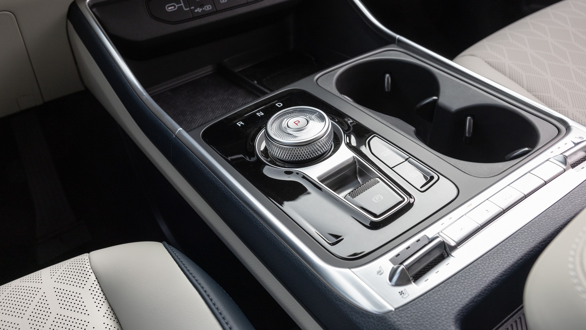 028 2025 KIA Carnival Hybrid Prestige