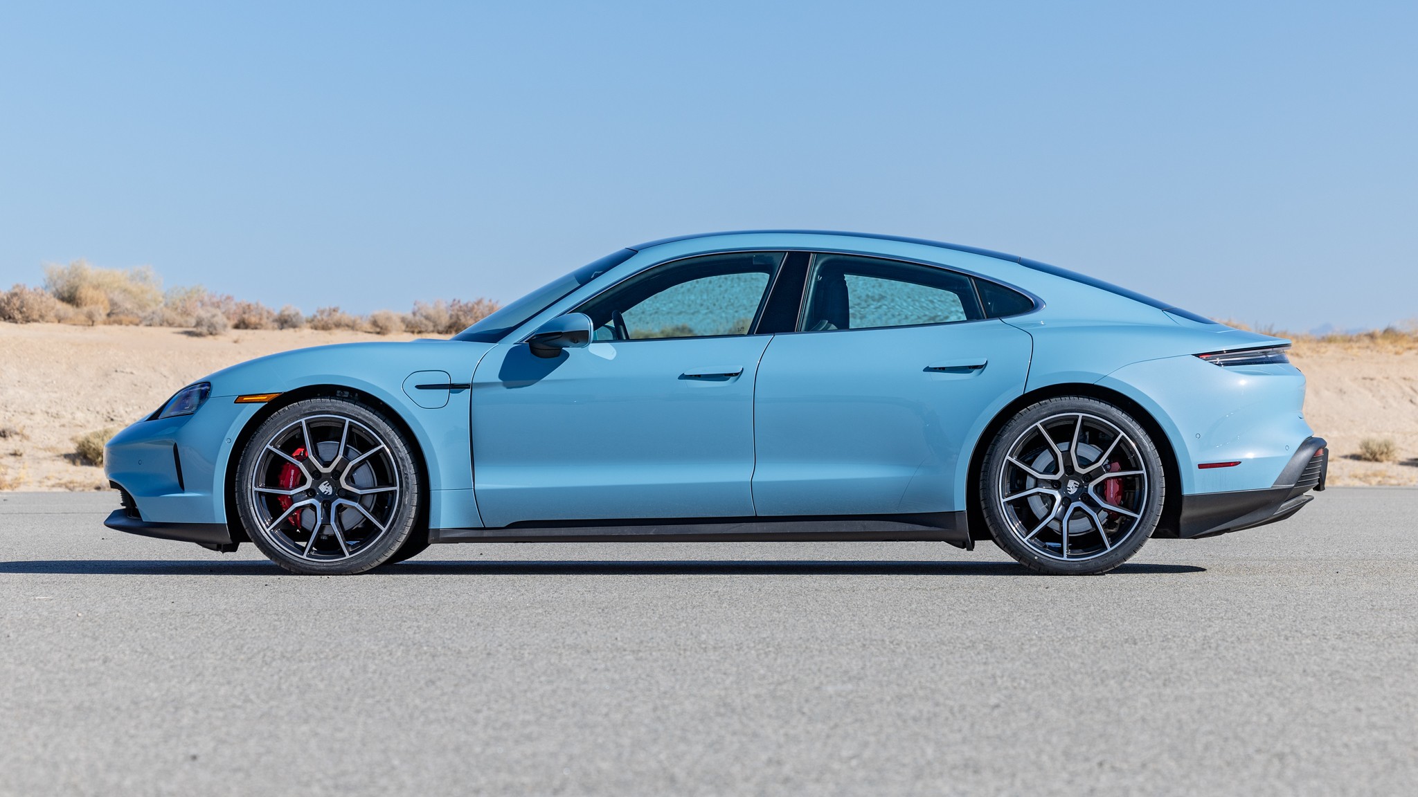 007 2024 Porsche Taycan 4S Profile