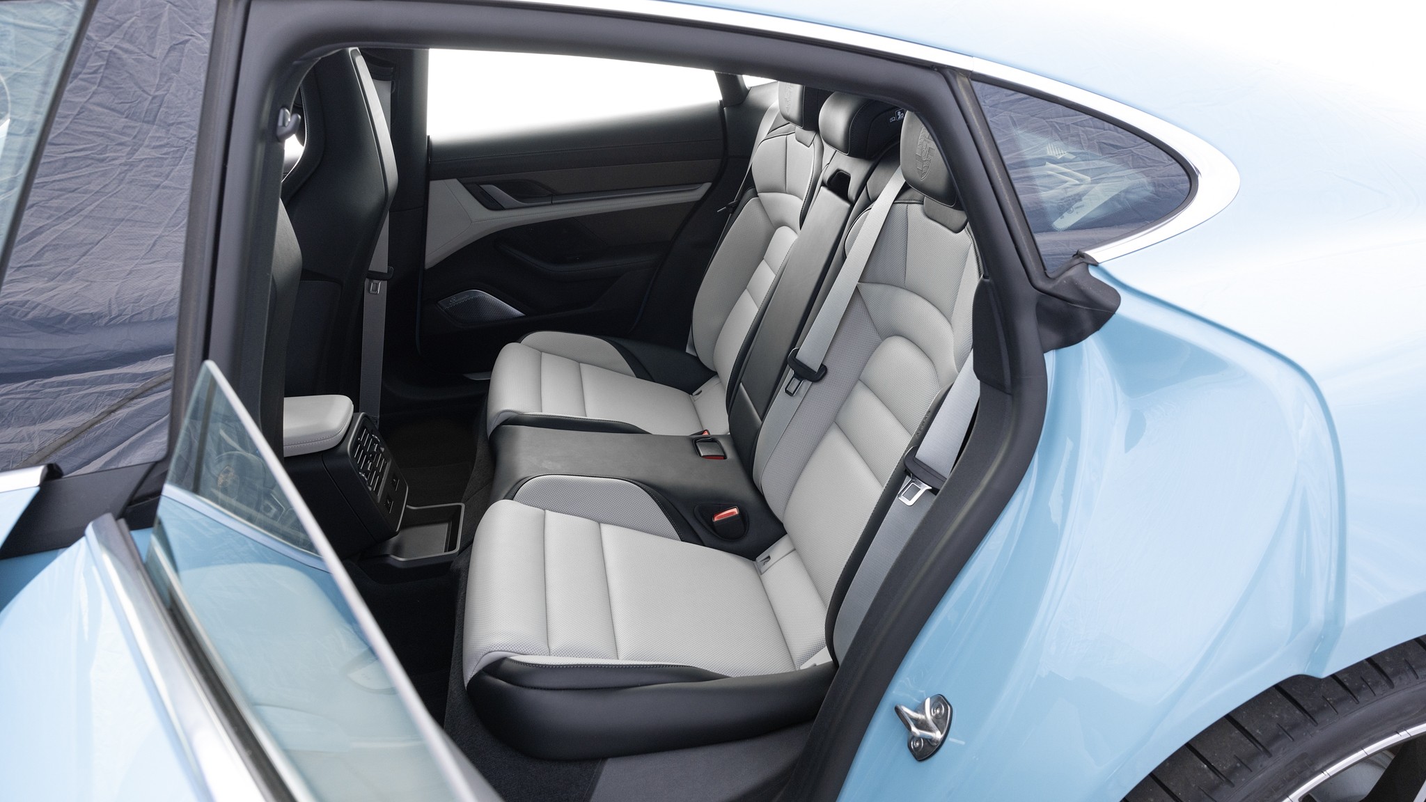 017 2024 Porsche Taycan 4S rear seats