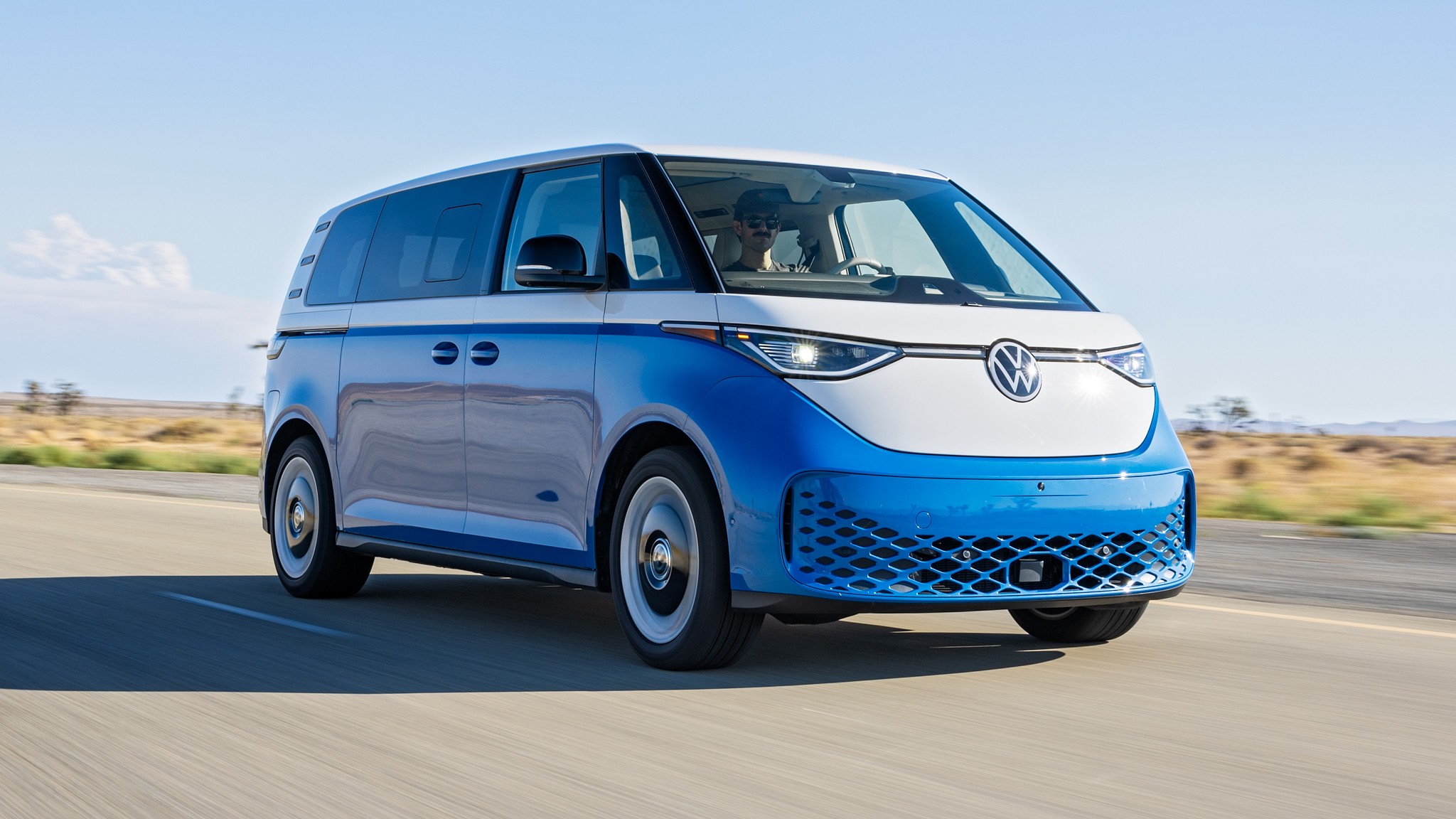 003 2025 Volkswagen ID Buzz Front Three Quarter Action