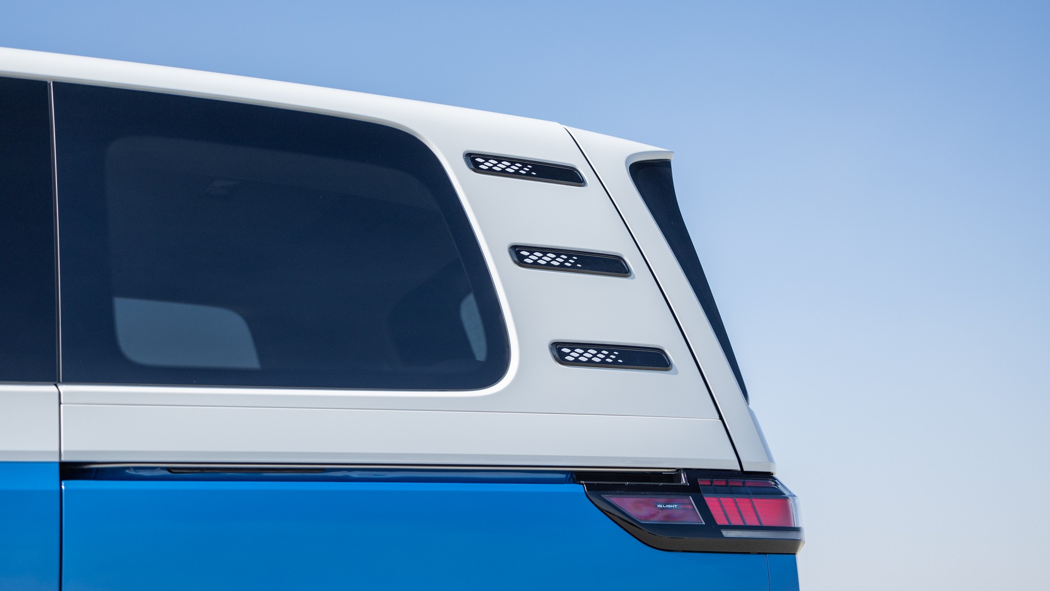 027 2025 Volkswagen ID Buzz