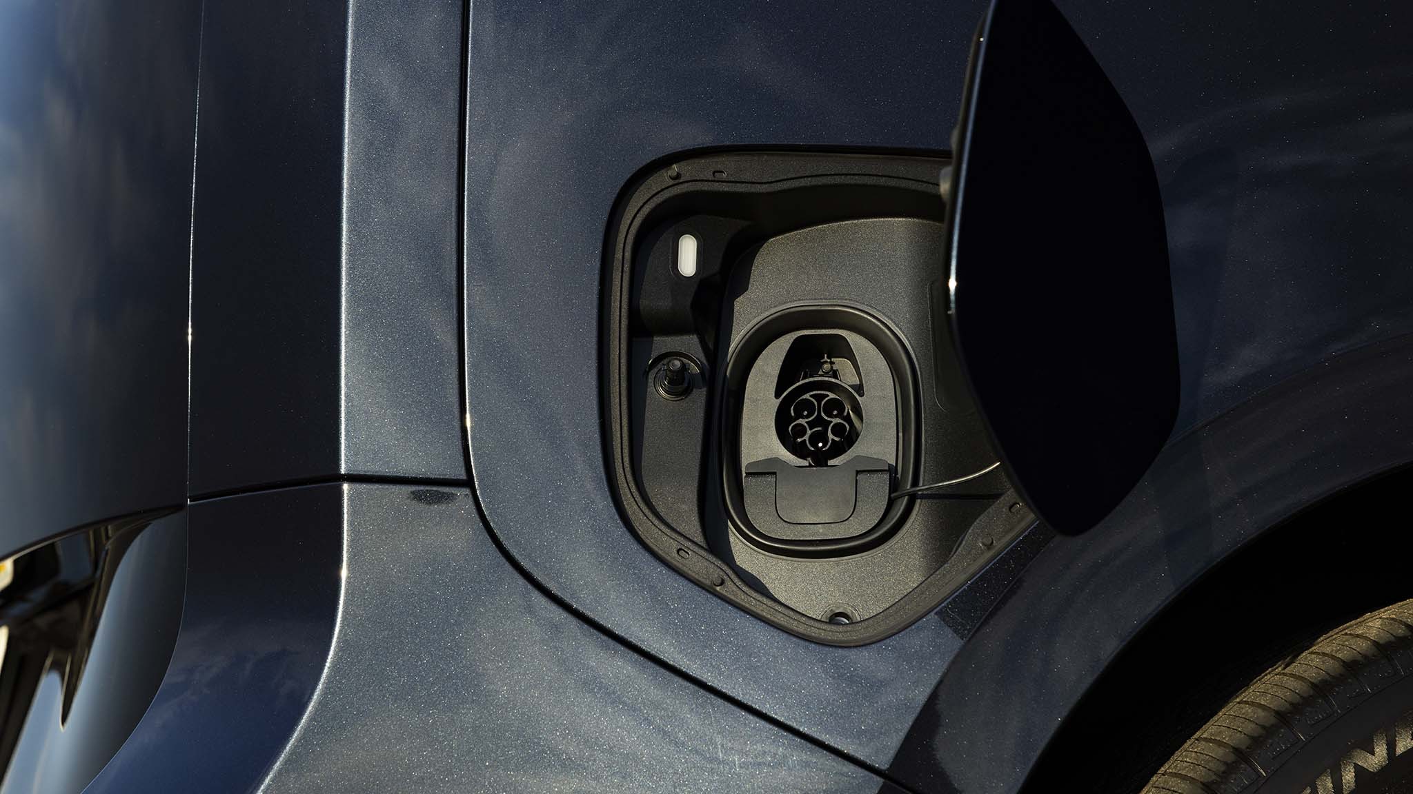 008 2025 volkswagen id buzz charging port