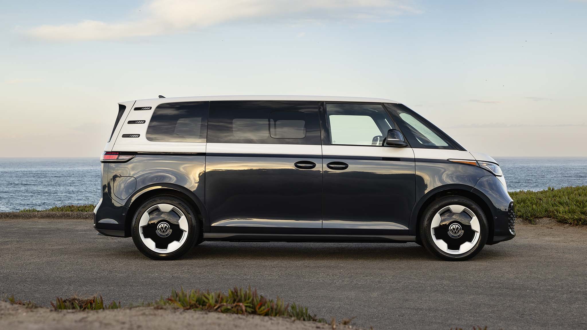 0020 2025 volkswagen id buzz side profile