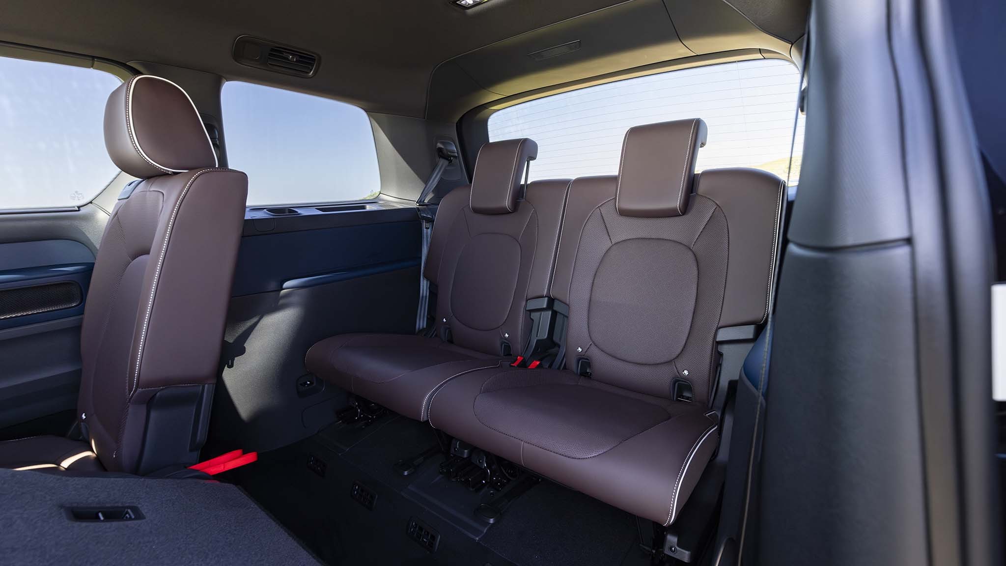 0029 2025 volkswagen id buzz third row