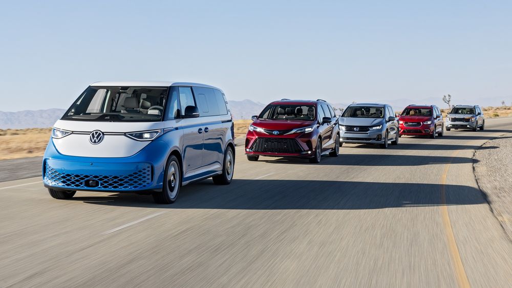 003 2025 Minivan Comparison Group