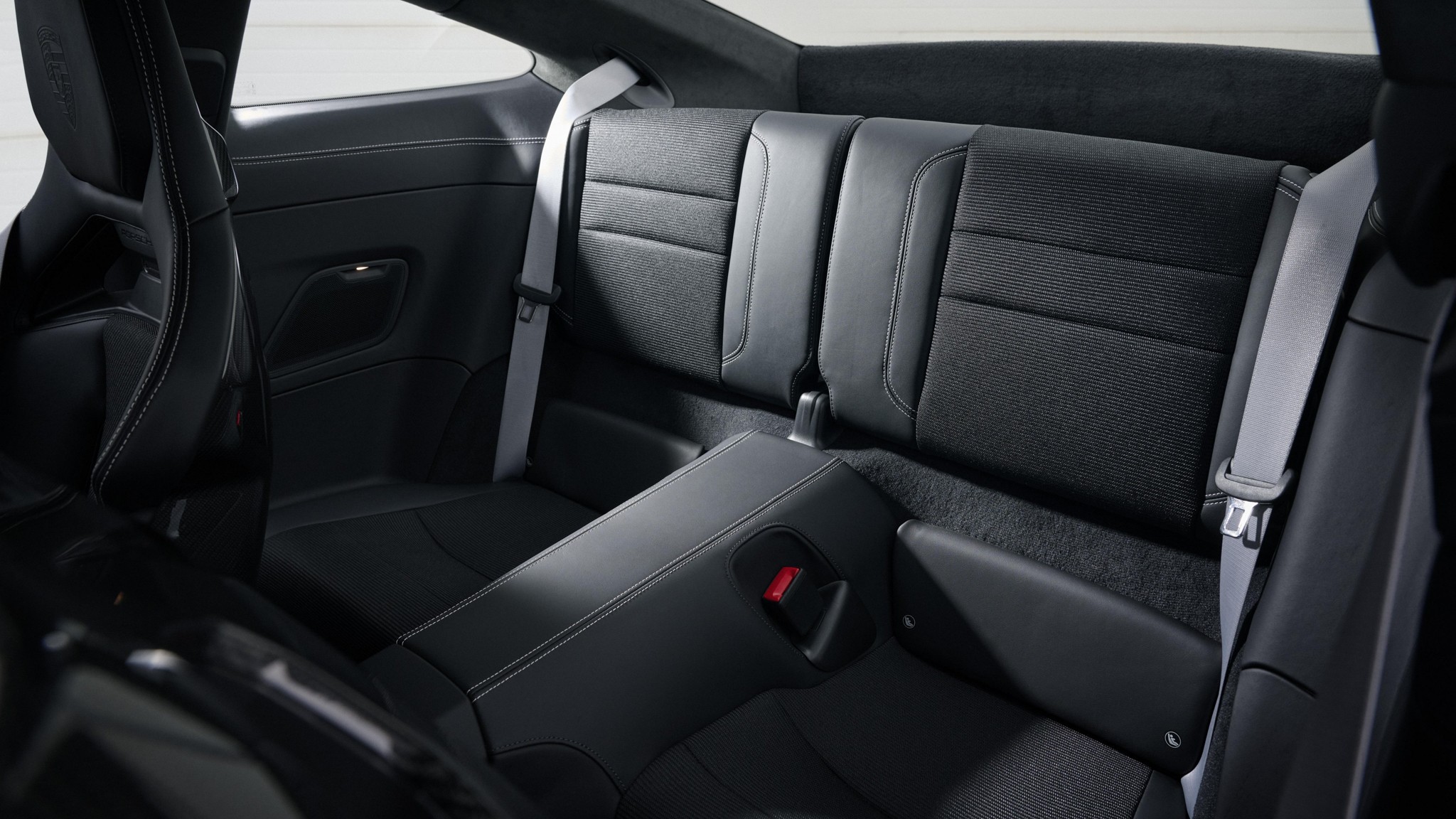 2025 Porsche 911 GT3 Sports Car 15