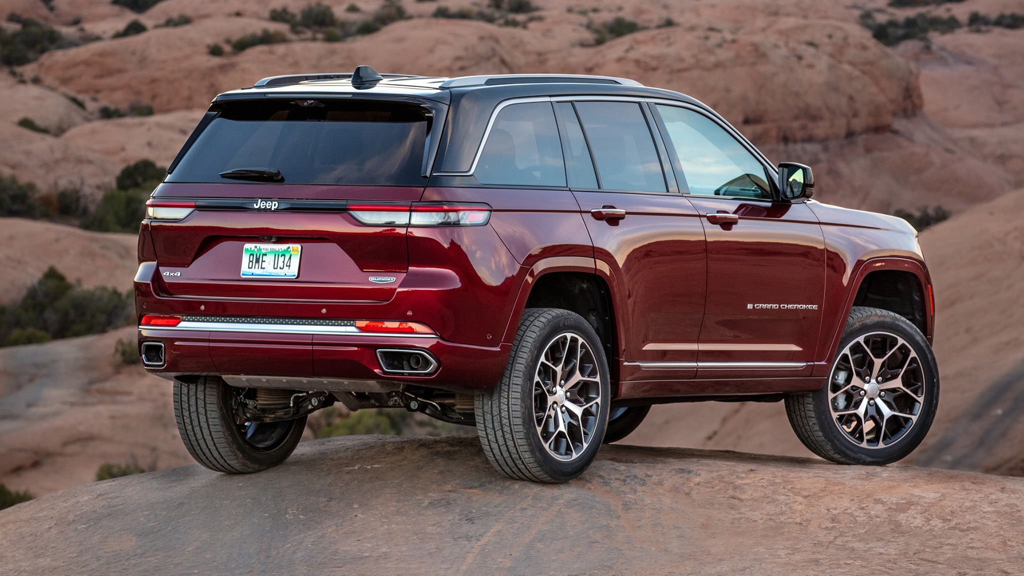 2025 Jeep Grand Cherokee 8