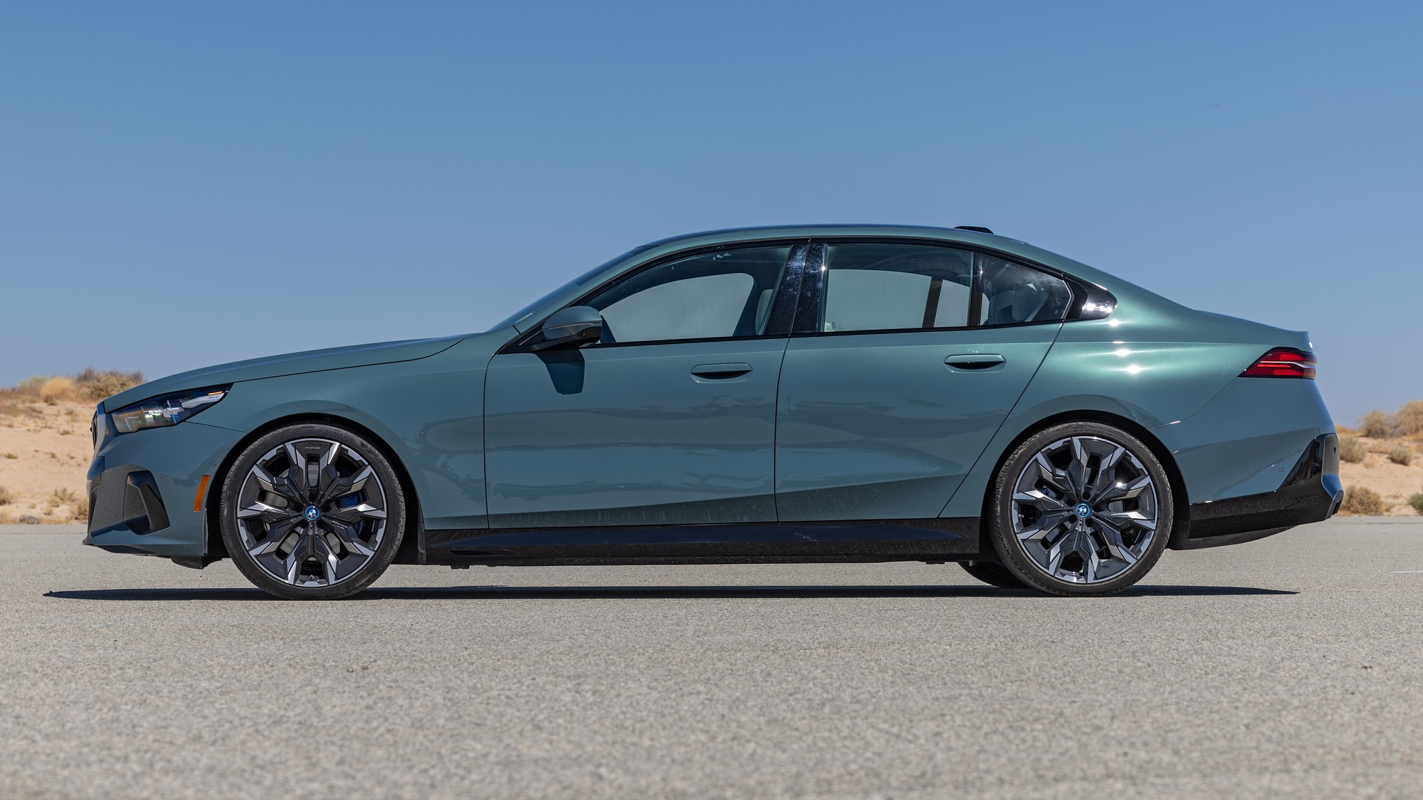 005 2024 BMW i5 eDrive40 Side