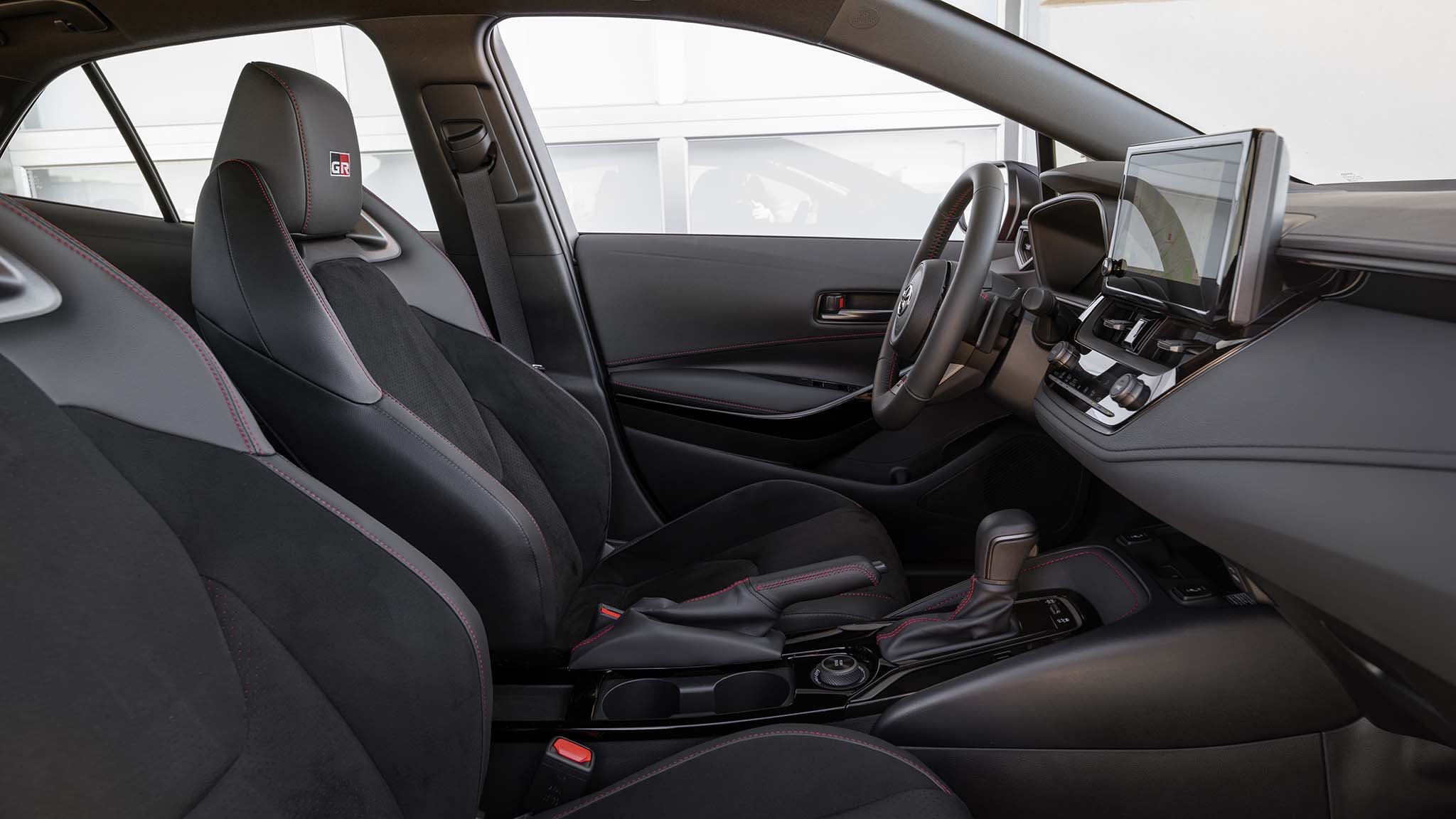 32 2025 Toyota GR Corolla AT