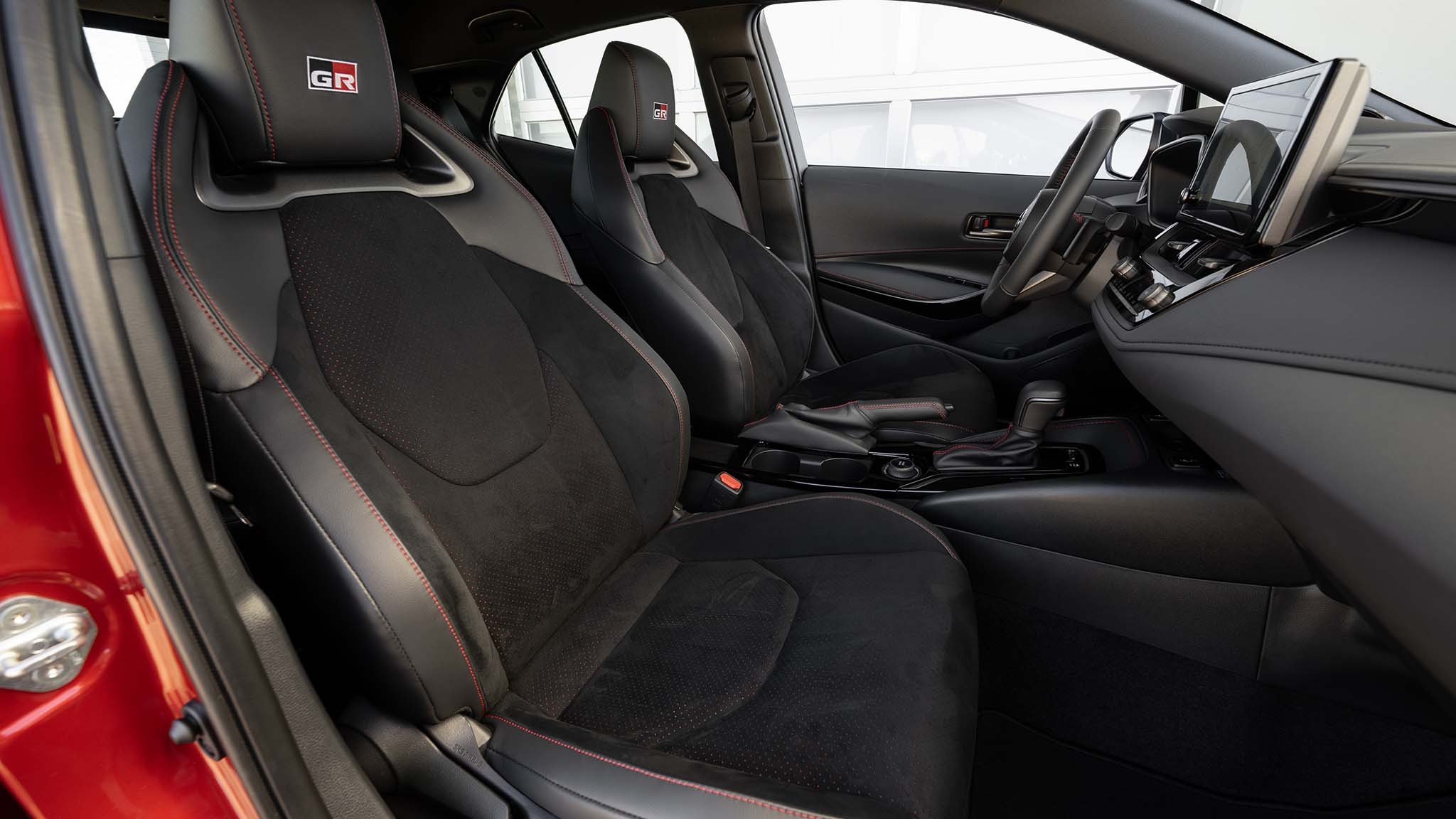 33 2025 Toyota GR Corolla AT