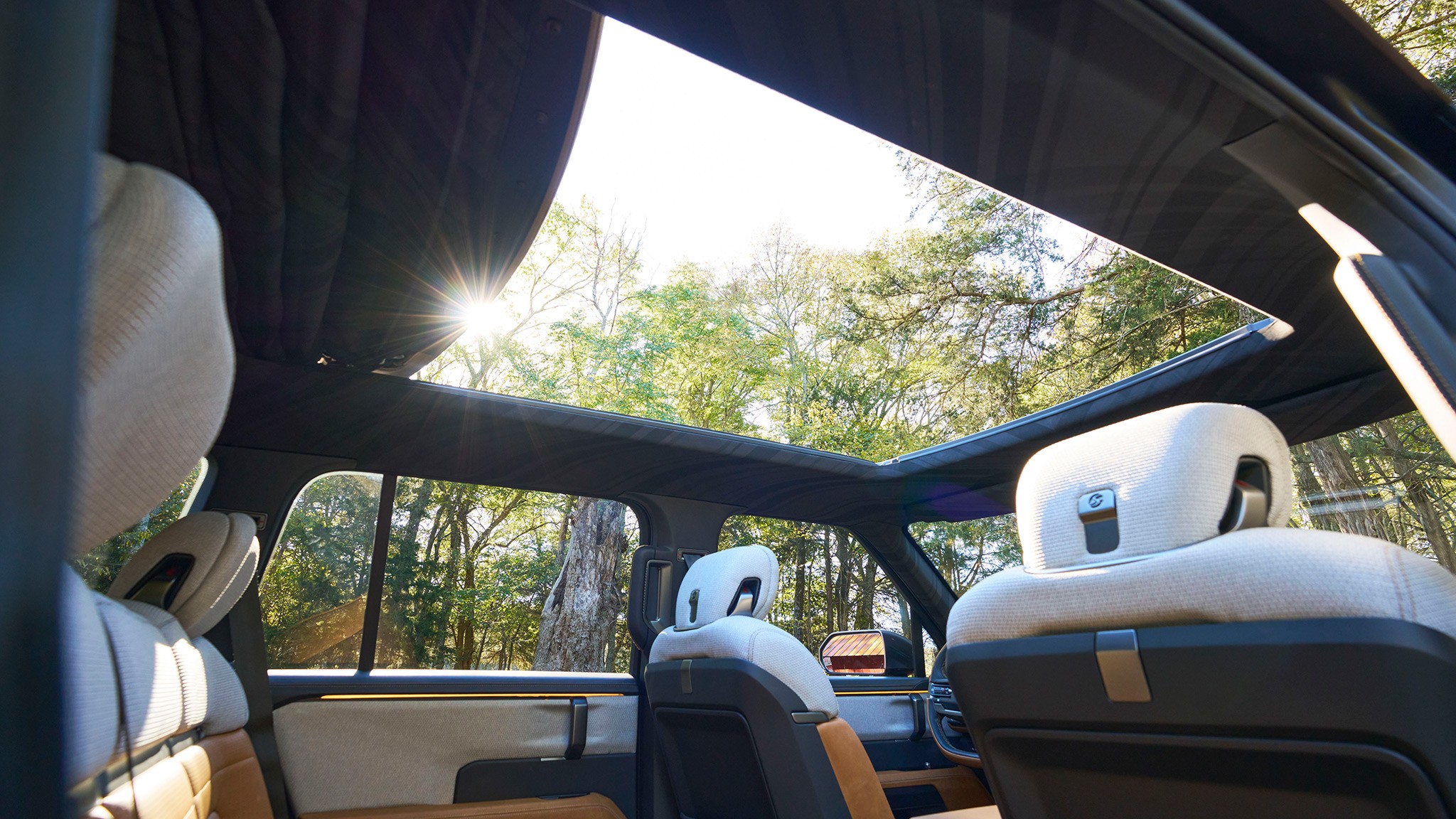 Scout Traveler EV SUV concept debut 25