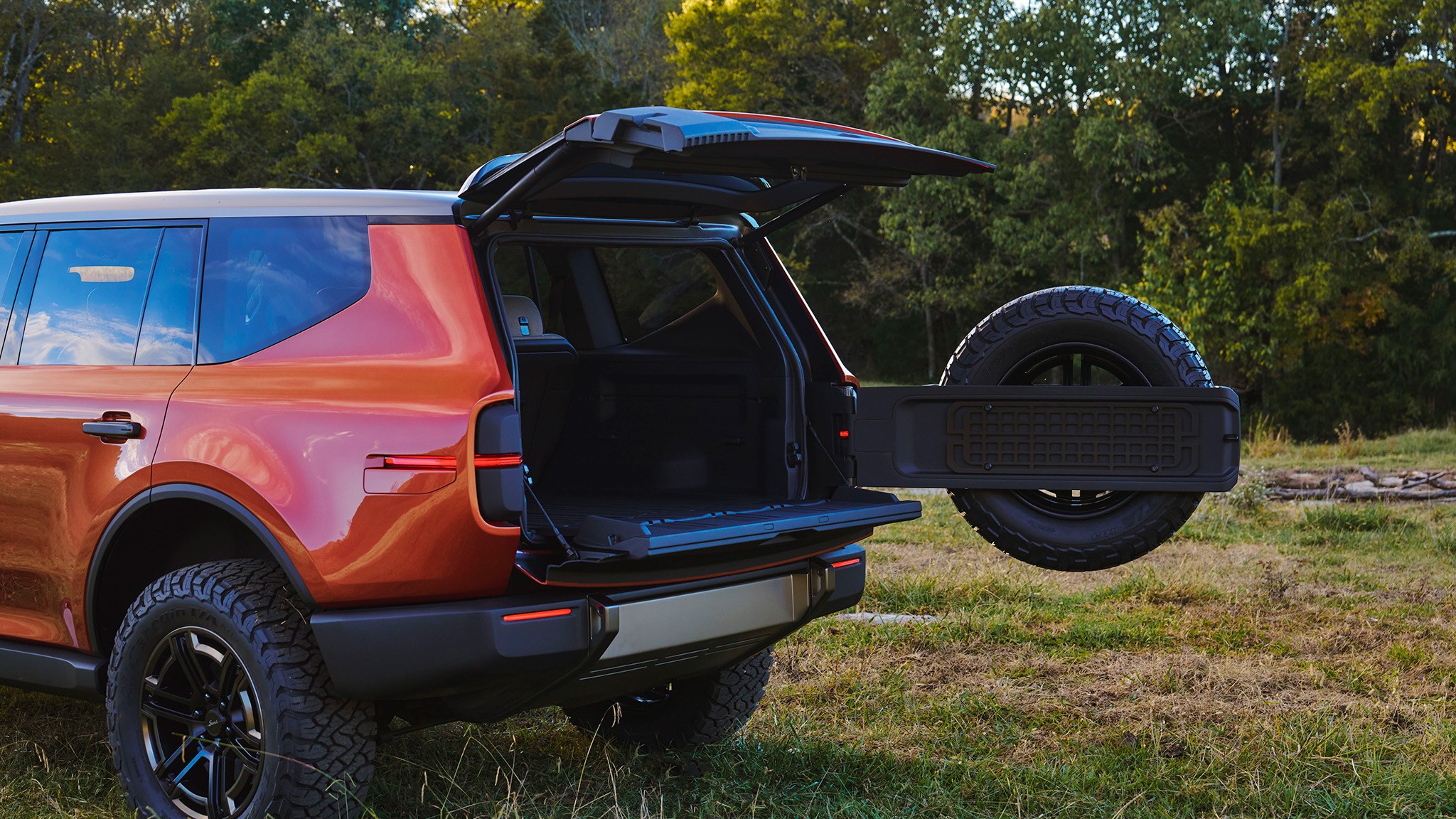 Scout Traveler EV SUV concept debut 26