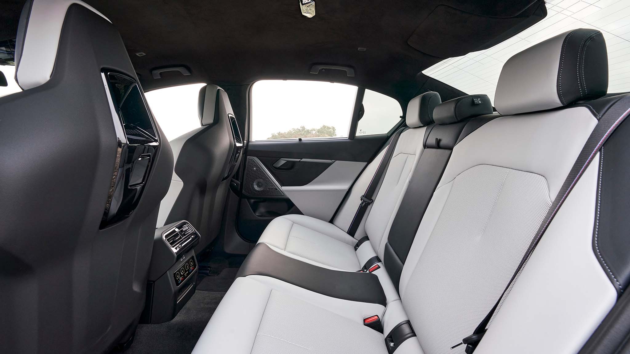 017 2025 bmw m5 rear seats