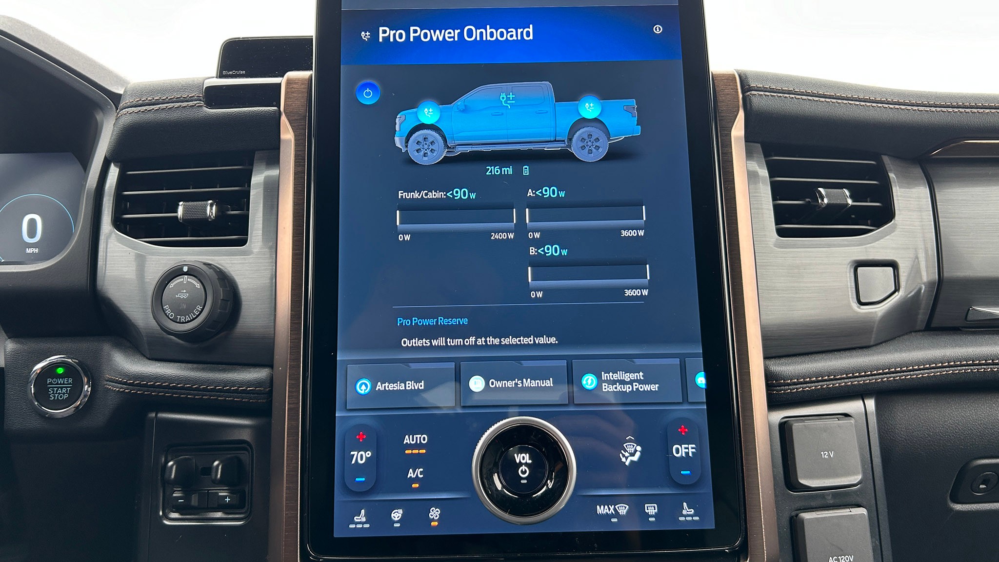 2022 ford f150 lightning 37